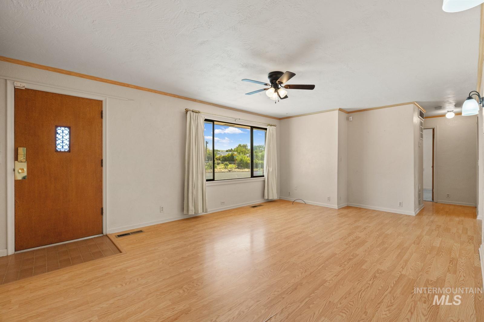 1876 6th Ave, Clarkston, Washington 99403, 2 Bedrooms, 2 Bathrooms, Residential For Sale, Price $385,000, 98990969