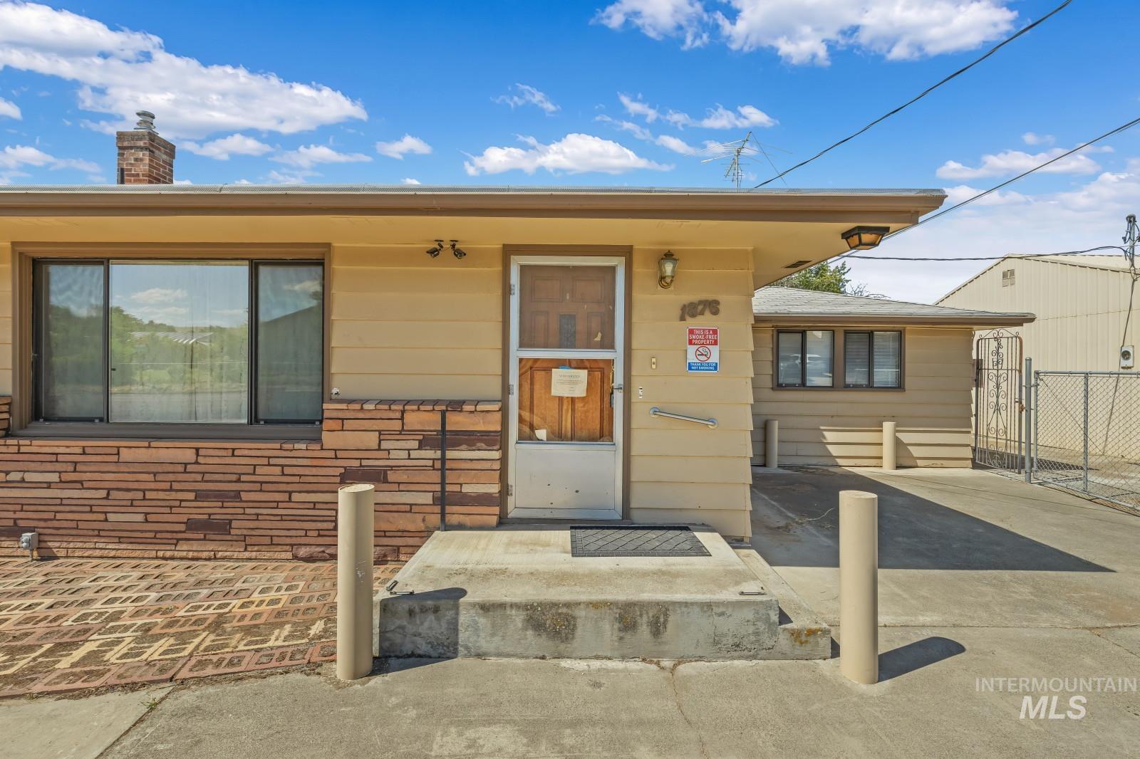 1876 6th Ave, Clarkston, Washington 99403, 2 Bedrooms, 2 Bathrooms, Residential For Sale, Price $385,000, 98990969