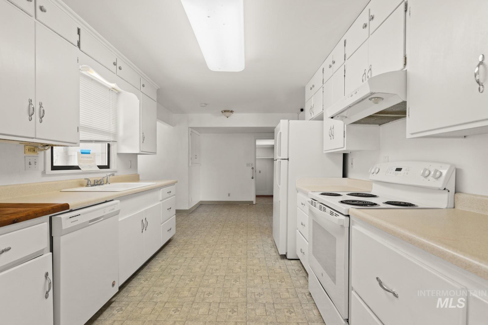1876 6th Ave, Clarkston, Washington 99403, 2 Bedrooms, 2 Bathrooms, Residential For Sale, Price $385,000, 98990969