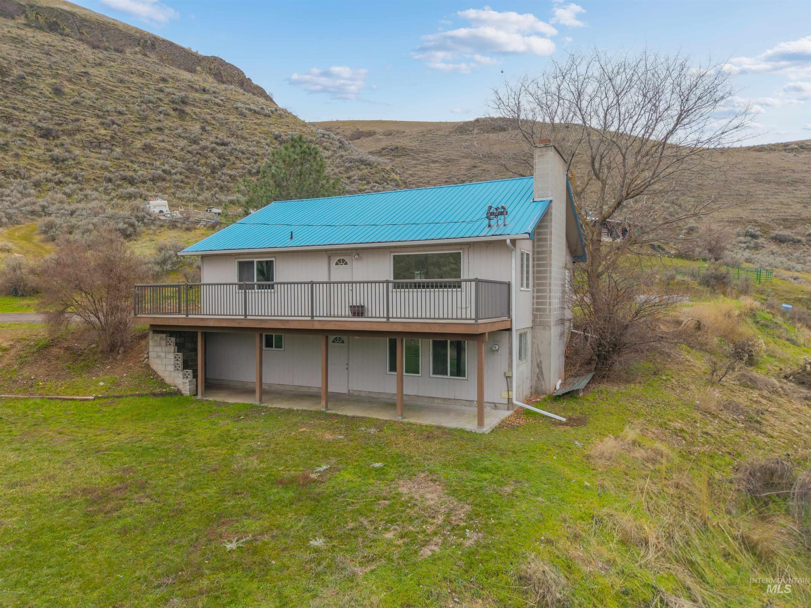 8049 Asotin Creek Road, Asotin, Washington 99402, 3 Bedrooms, 2 Bathrooms, Residential For Sale, Price $459,900,MLS 98990970