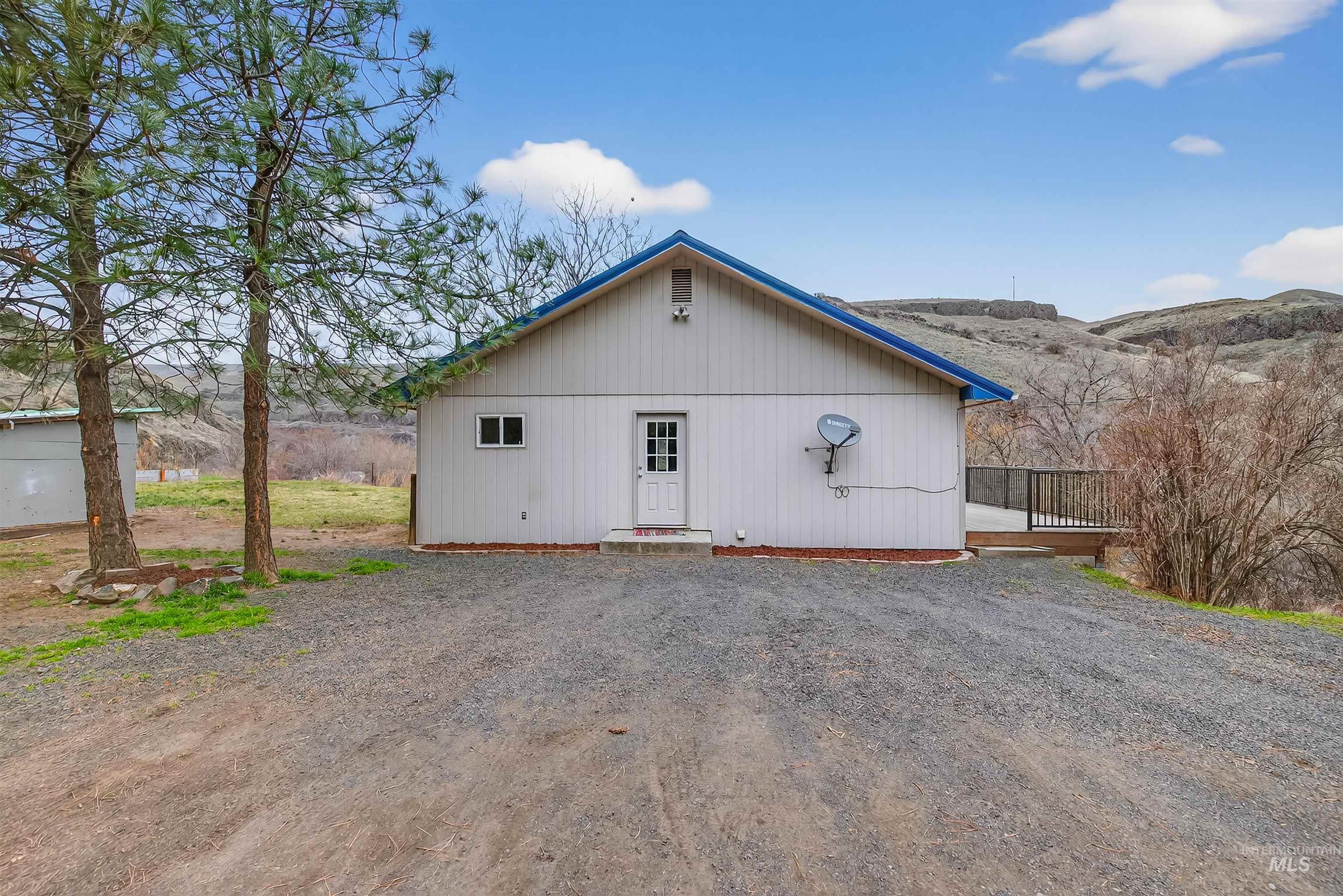 8049 Asotin Creek Road, Asotin, Washington 99402, 3 Bedrooms, 2 Bathrooms, Residential For Sale, Price $459,900,MLS 98990970