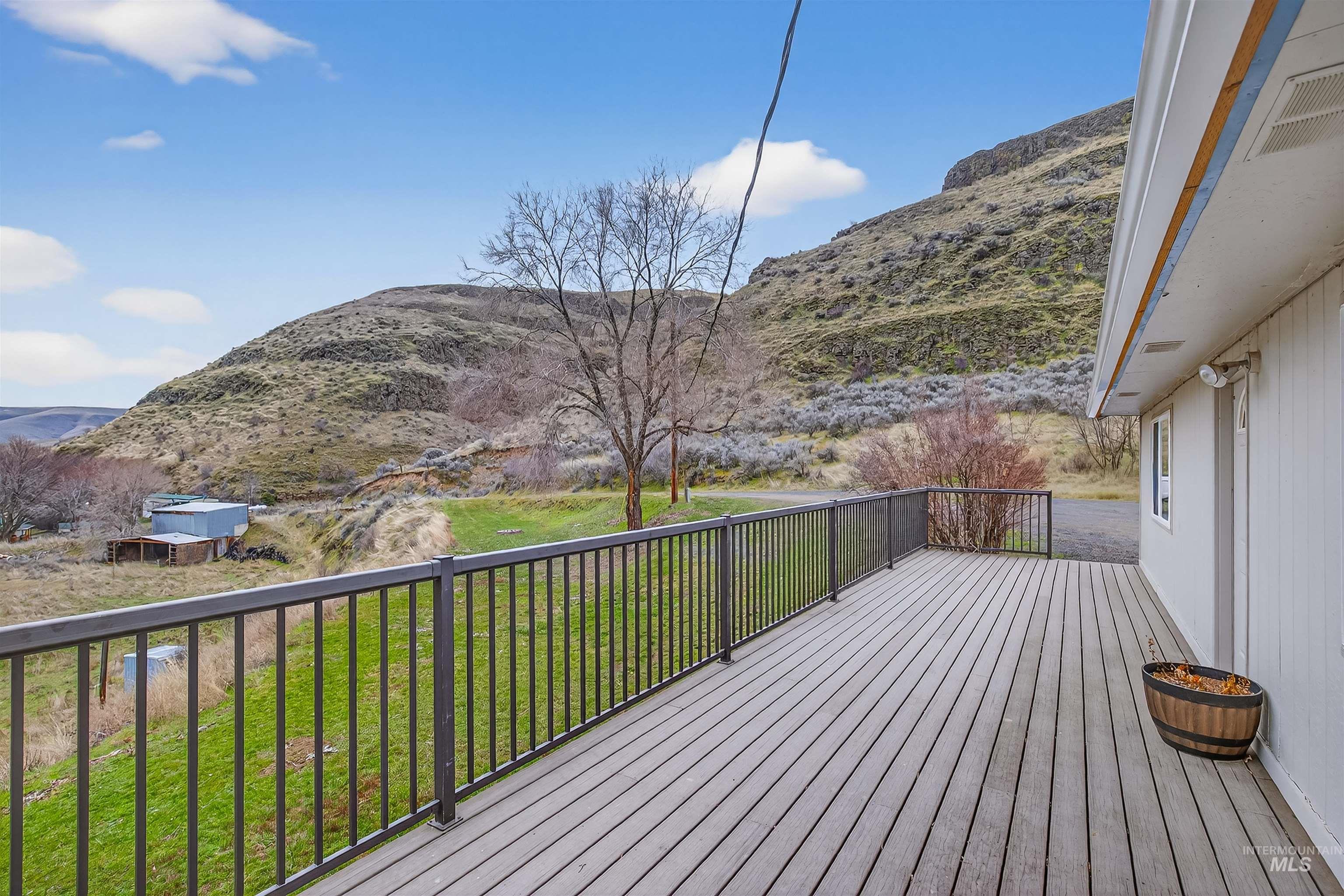 8049 Asotin Creek Road, Asotin, Washington 99402, 3 Bedrooms, 2 Bathrooms, Residential For Sale, Price $459,900,MLS 98990970