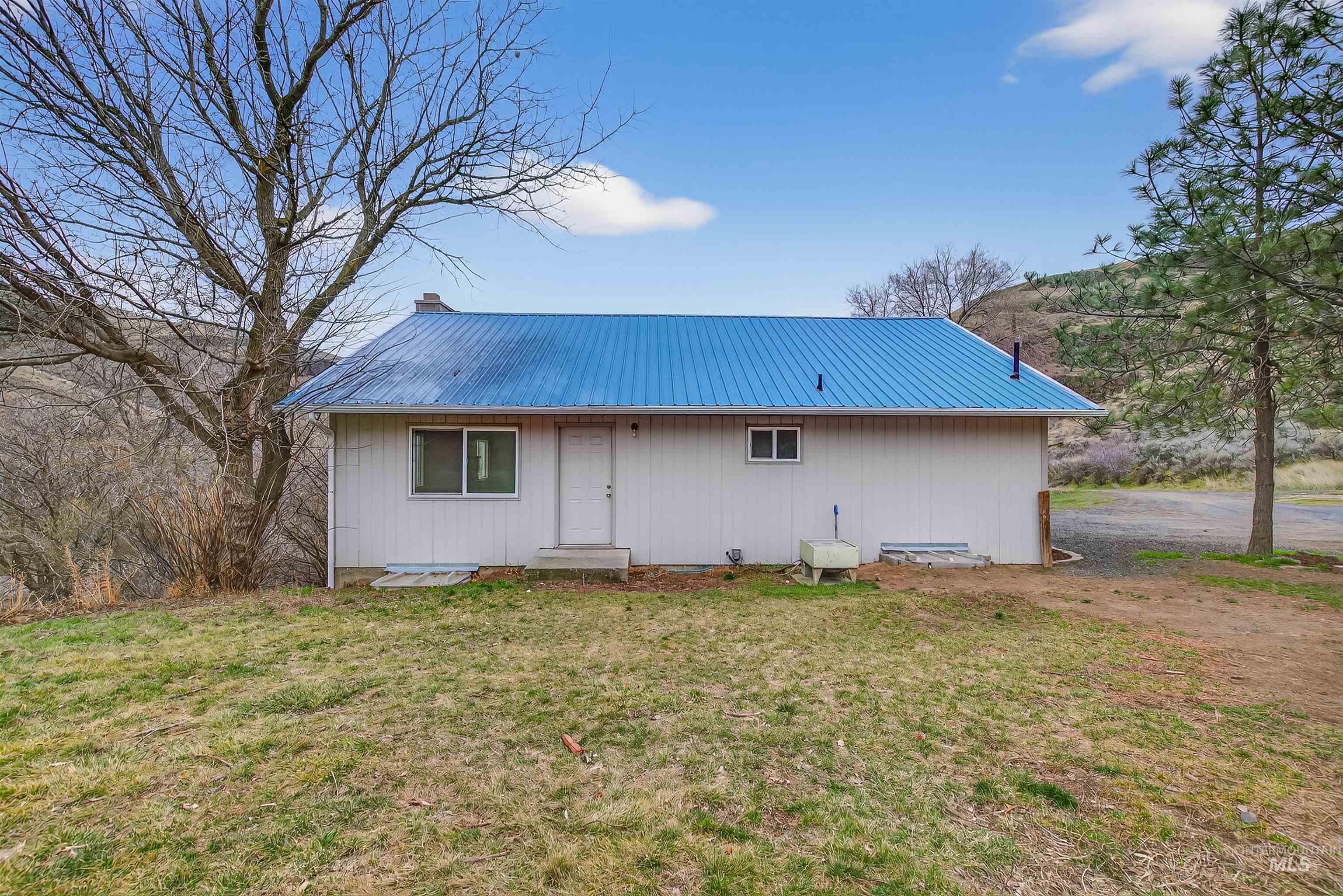 8049 Asotin Creek Road, Asotin, Washington 99402, 3 Bedrooms, 2 Bathrooms, Residential For Sale, Price $459,900,MLS 98990970