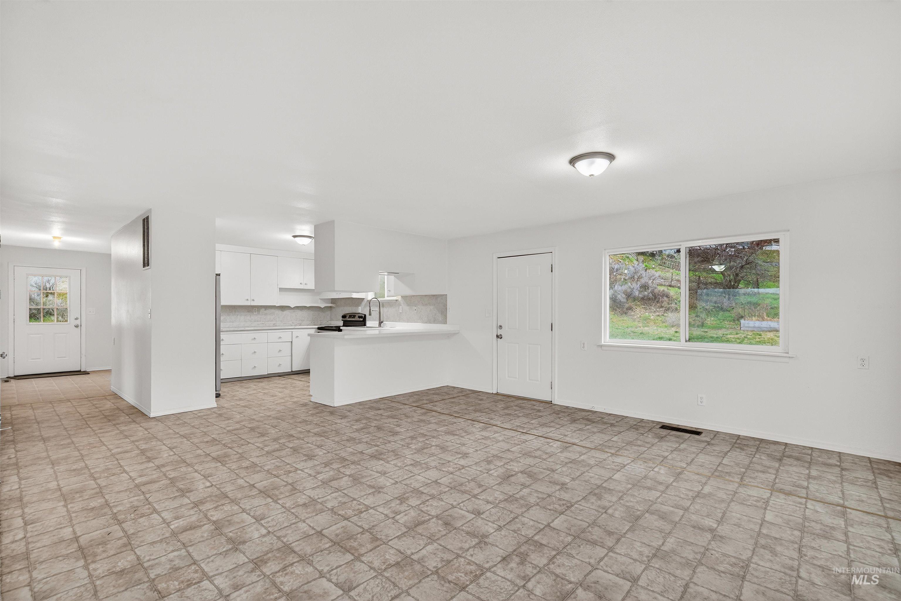 8049 Asotin Creek Road, Asotin, Washington 99402, 3 Bedrooms, 2 Bathrooms, Residential For Sale, Price $459,900,MLS 98990970