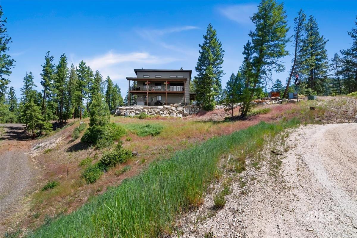 35 San Ignacio Way, Cascade, Idaho 83611, 4 Bedrooms, 2.5 Bathrooms, Residential For Sale, Price $975,000,MLS 98990971