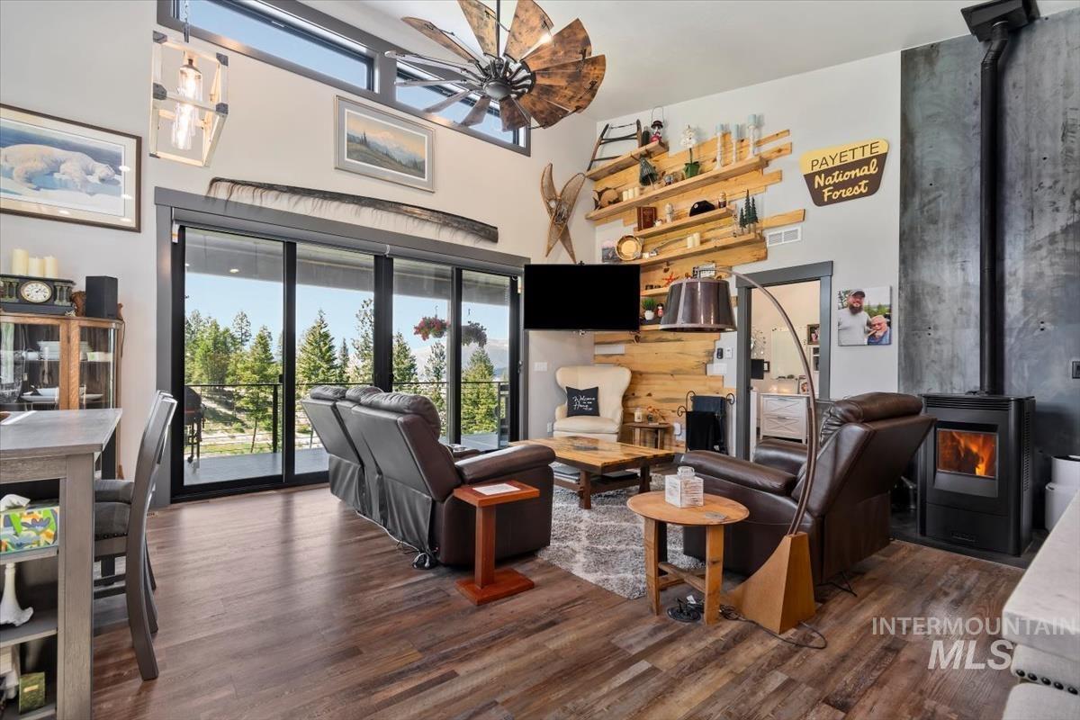 35 San Ignacio Way, Cascade, Idaho 83611, 4 Bedrooms, 2.5 Bathrooms, Residential For Sale, Price $975,000,MLS 98990971