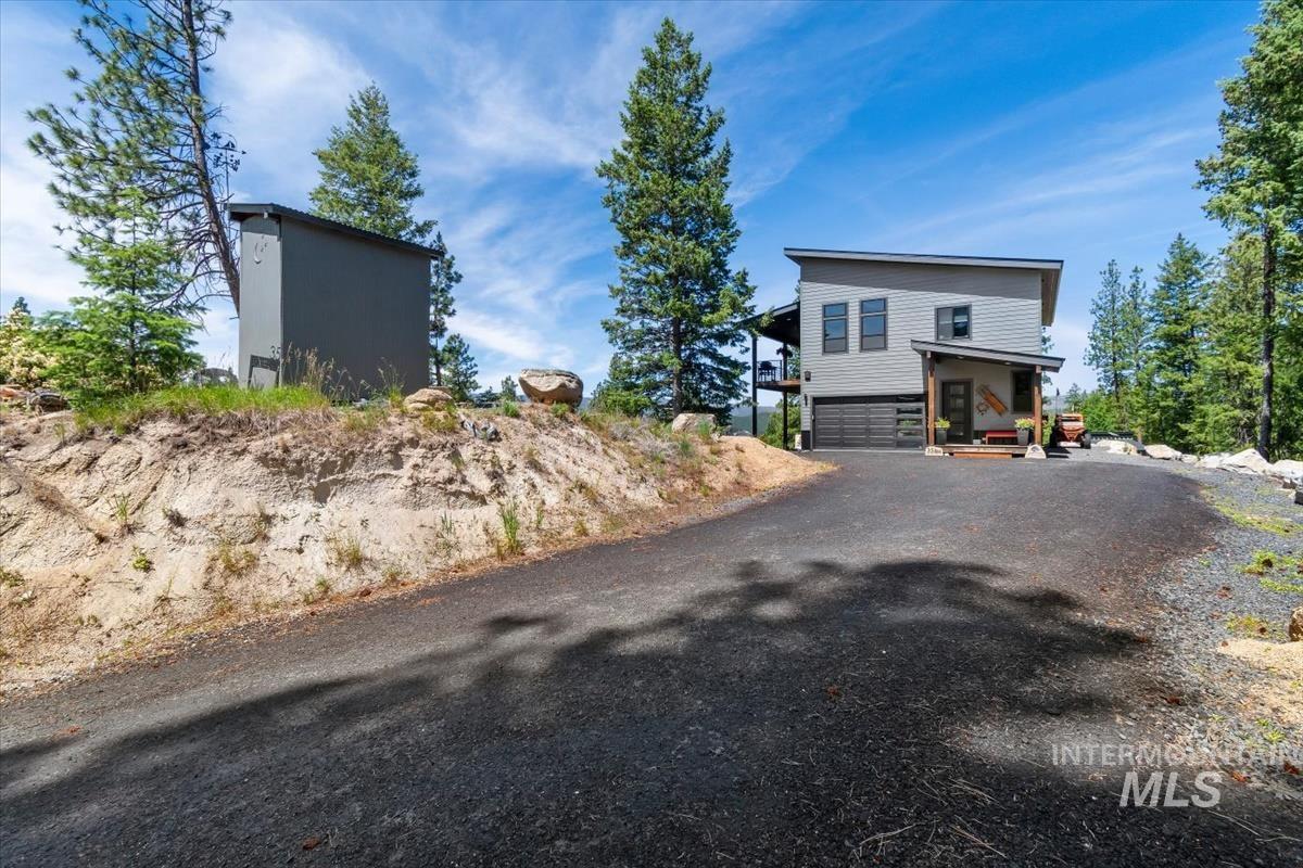 35 San Ignacio Way, Cascade, Idaho 83611, 4 Bedrooms, 2.5 Bathrooms, Residential For Sale, Price $975,000, 98990971
