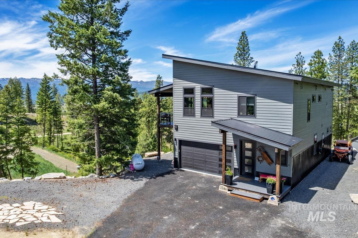 35 San Ignacio Way, Cascade, Idaho 83611, 4 Bedrooms, 2.5 Bathrooms, Residential For Sale, Price $975,000,MLS 98990971