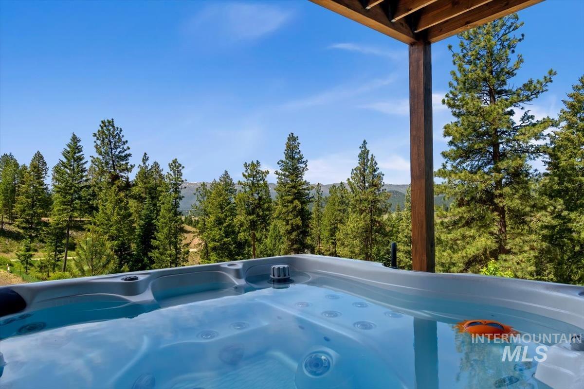 35 San Ignacio Way, Cascade, Idaho 83611, 4 Bedrooms, 2.5 Bathrooms, Residential For Sale, Price $975,000,MLS 98990971