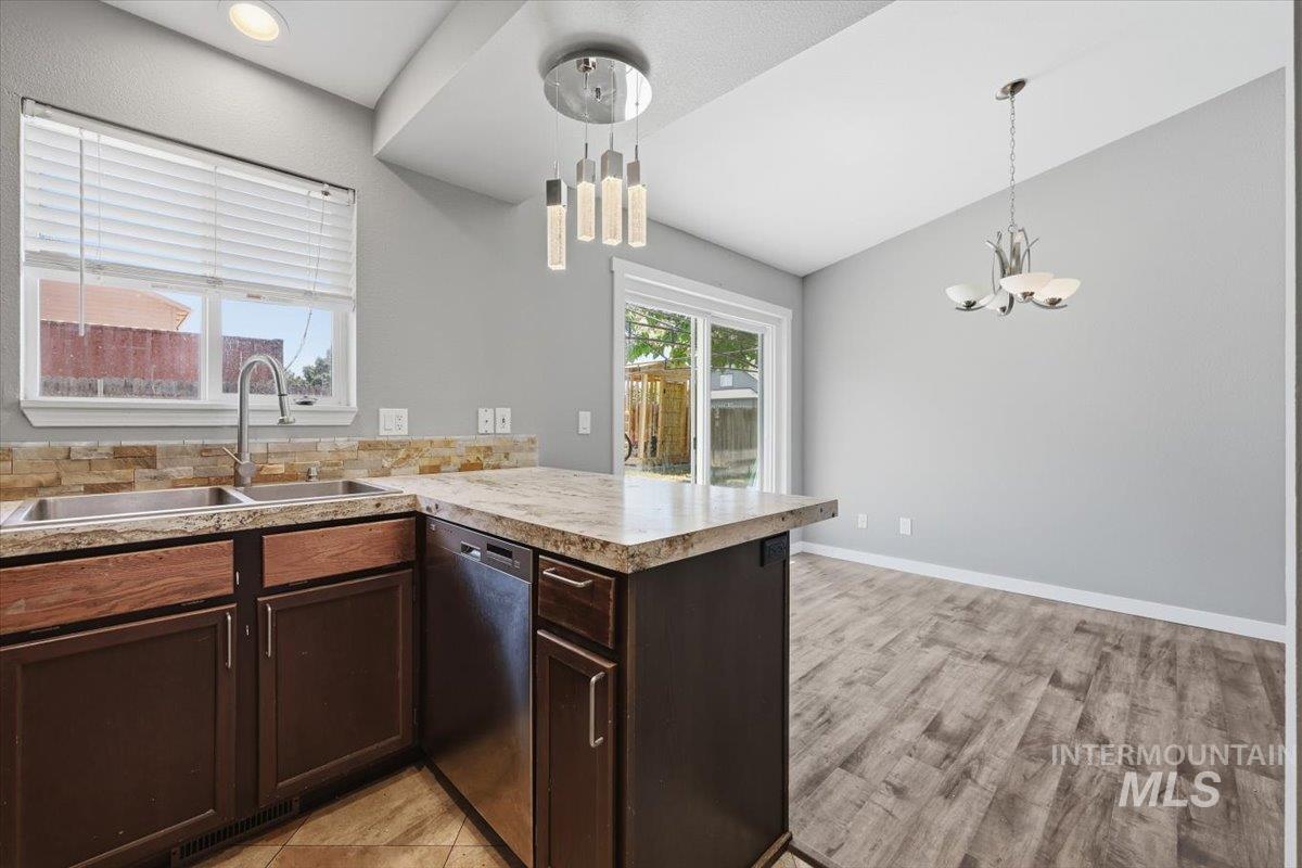 107 Sunridge Dr, Caldwell, Idaho 83605, 3 Bedrooms, 2 Bathrooms, Residential For Sale, Price $350,000, 98990972