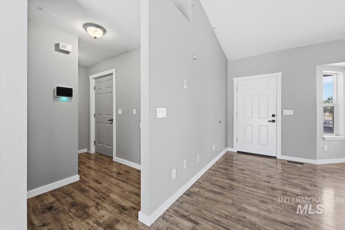 107 Sunridge Dr, Caldwell, Idaho 83605, 3 Bedrooms, 2 Bathrooms, Residential For Sale, Price $350,000, 98990972