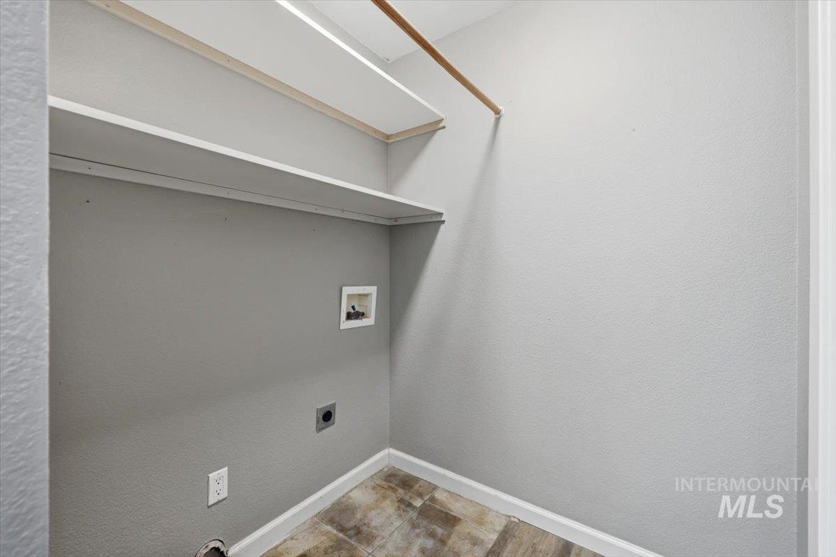107 Sunridge Dr, Caldwell, Idaho 83605, 3 Bedrooms, 2 Bathrooms, Residential For Sale, Price $350,000, 98990972