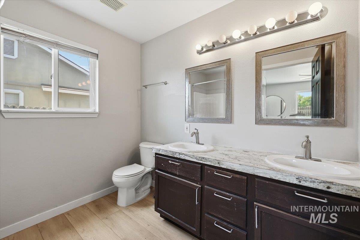 107 Sunridge Dr, Caldwell, Idaho 83605, 3 Bedrooms, 2 Bathrooms, Residential For Sale, Price $350,000, 98990972