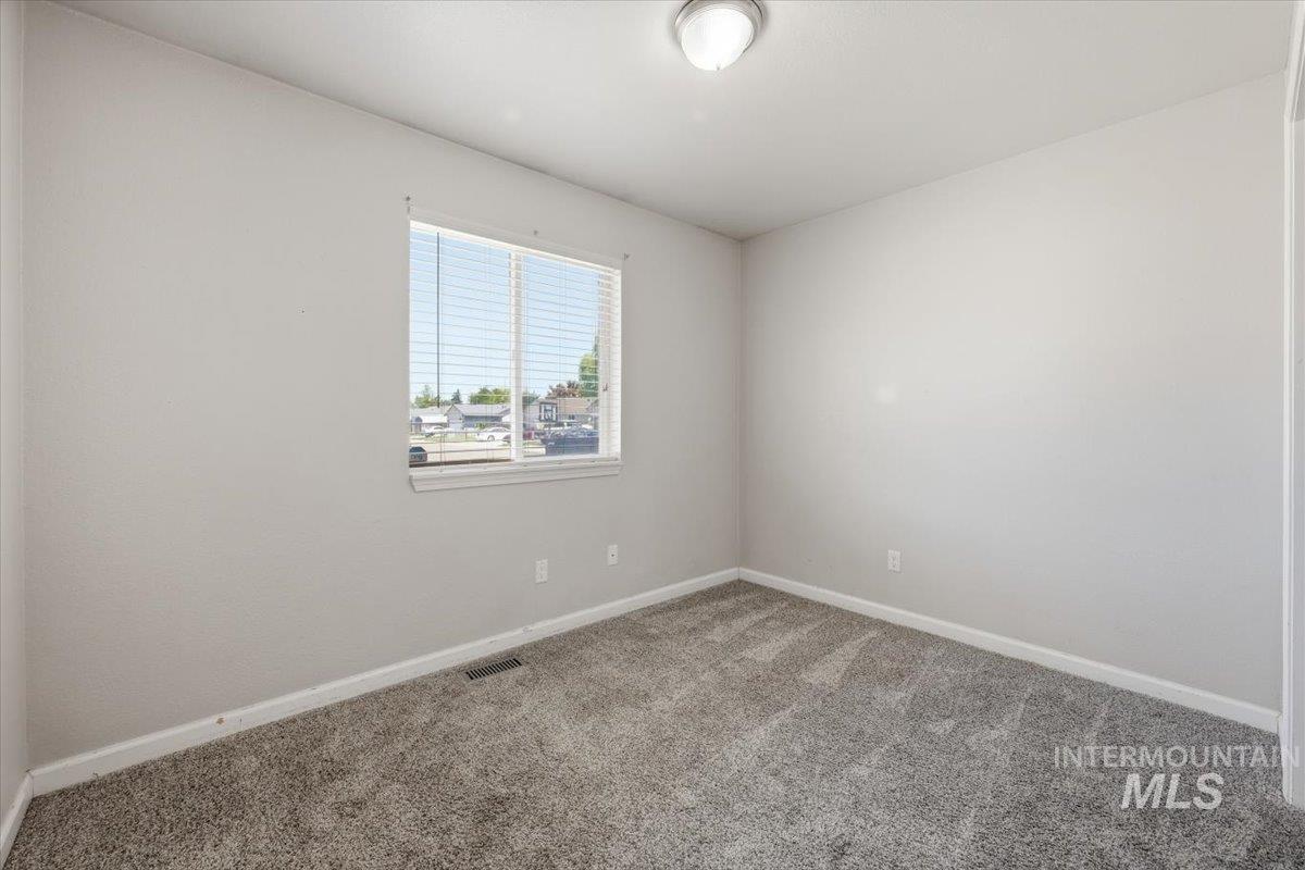 107 Sunridge Dr, Caldwell, Idaho 83605, 3 Bedrooms, 2 Bathrooms, Residential For Sale, Price $350,000, 98990972