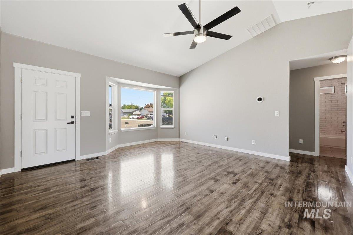 107 Sunridge Dr, Caldwell, Idaho 83605, 3 Bedrooms, 2 Bathrooms, Residential For Sale, Price $350,000, 98990972