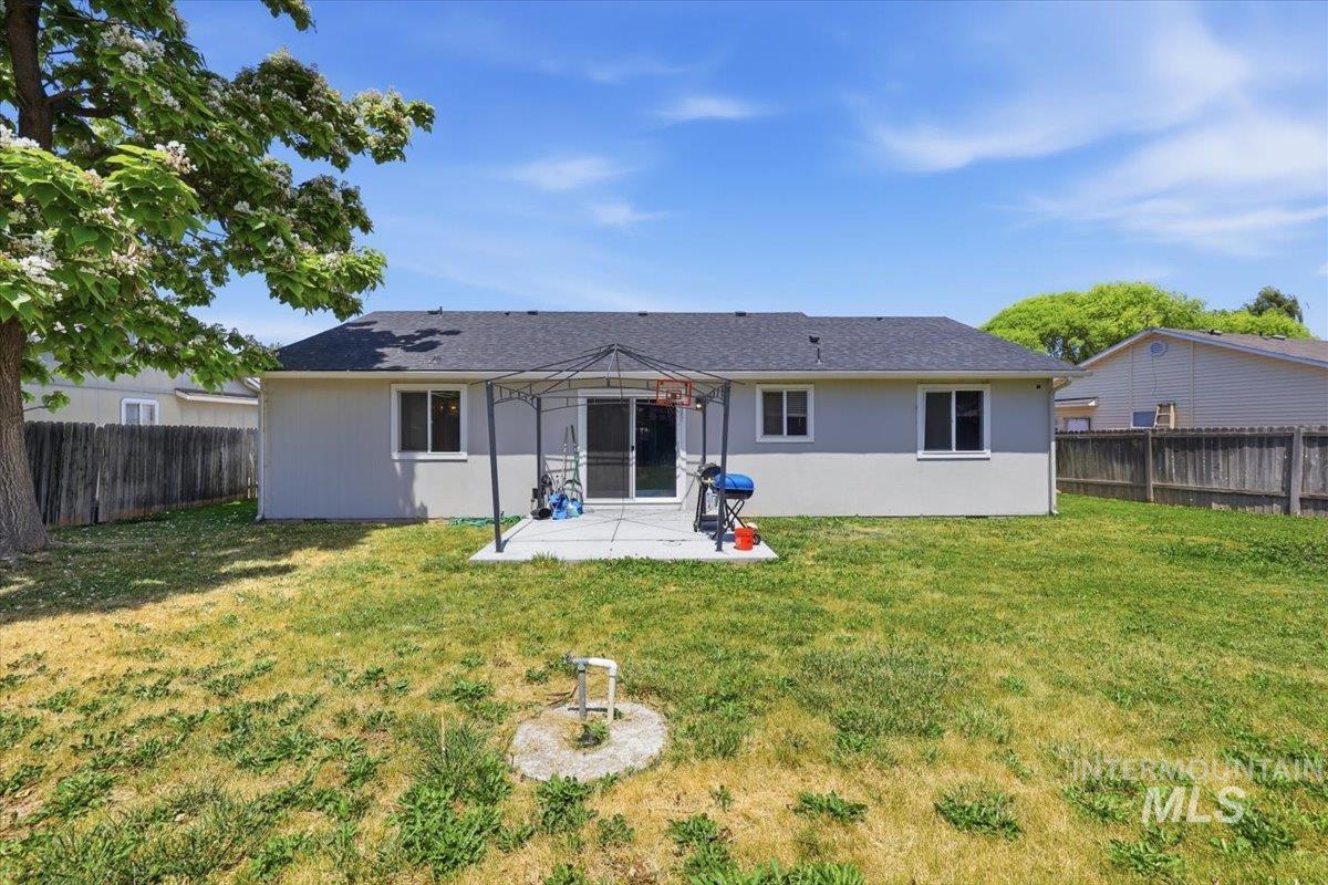 107 Sunridge Dr, Caldwell, Idaho 83605, 3 Bedrooms, 2 Bathrooms, Residential For Sale, Price $350,000, 98990972