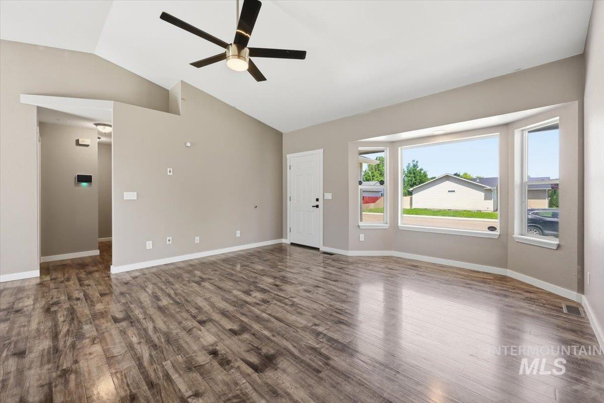 107 Sunridge Dr, Caldwell, Idaho 83605, 3 Bedrooms, 2 Bathrooms, Residential For Sale, Price $350,000, 98990972