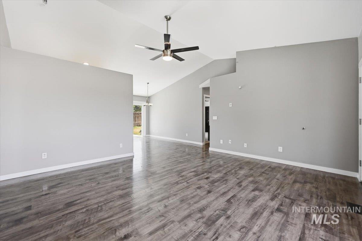 107 Sunridge Dr, Caldwell, Idaho 83605, 3 Bedrooms, 2 Bathrooms, Residential For Sale, Price $350,000, 98990972