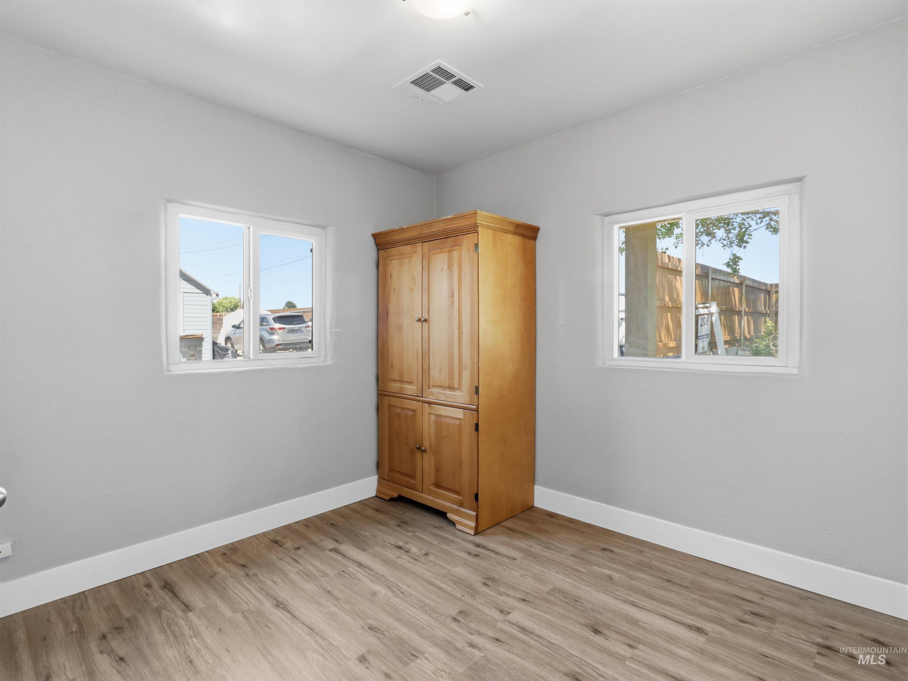 79 N Robinson Rd, Nampa, Idaho 83687, 4 Bedrooms, 2 Bathrooms, Residential For Sale, Price $1,400,000, 98990973