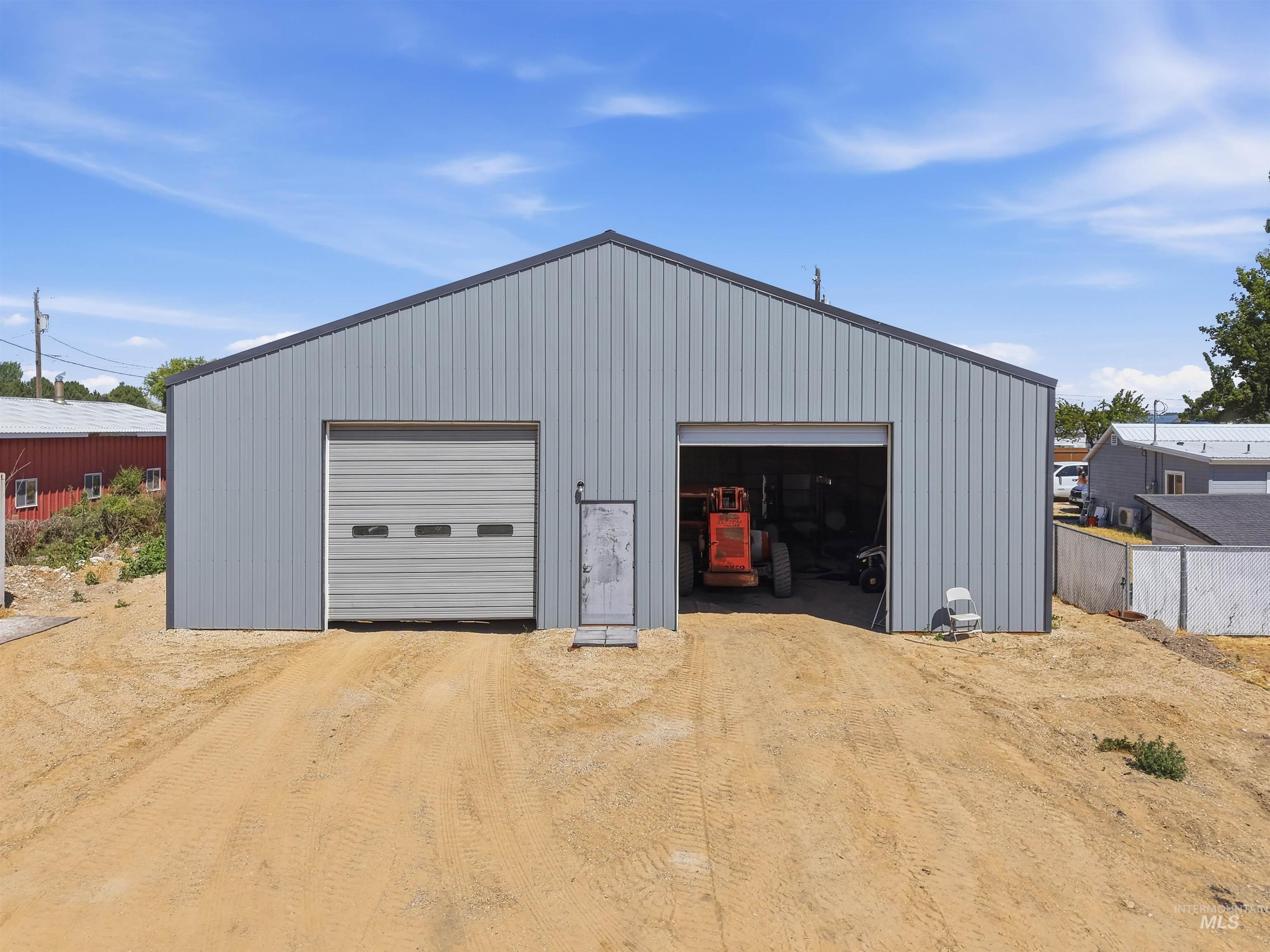 79 N Robinson Rd, Nampa, Idaho 83687, 4 Bedrooms, 2 Bathrooms, Residential For Sale, Price $1,400,000, 98990973