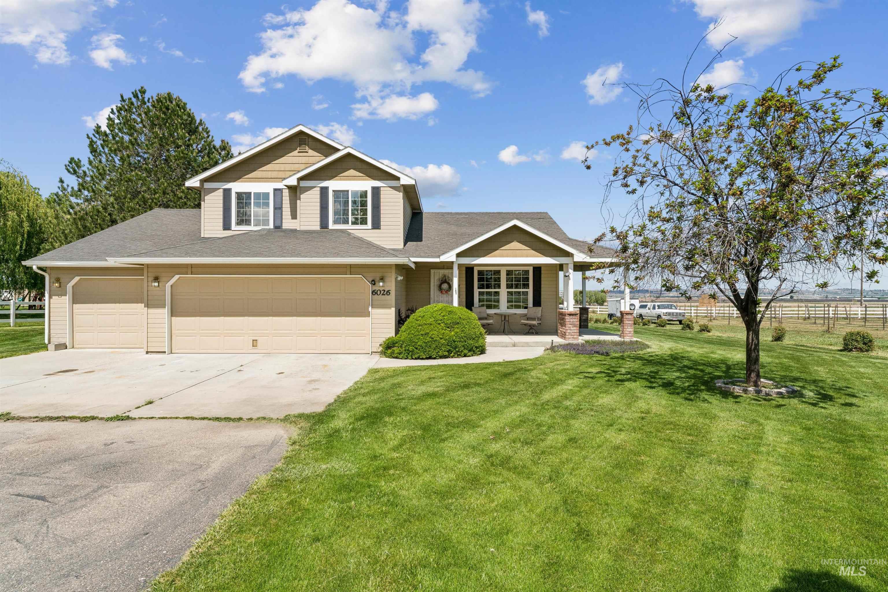 6026 Whispering Hills Dr, Marsing, Idaho 83639, 3 Bedrooms, 2.5 Bathrooms, Residential For Sale, Price $635,000,MLS 98990975