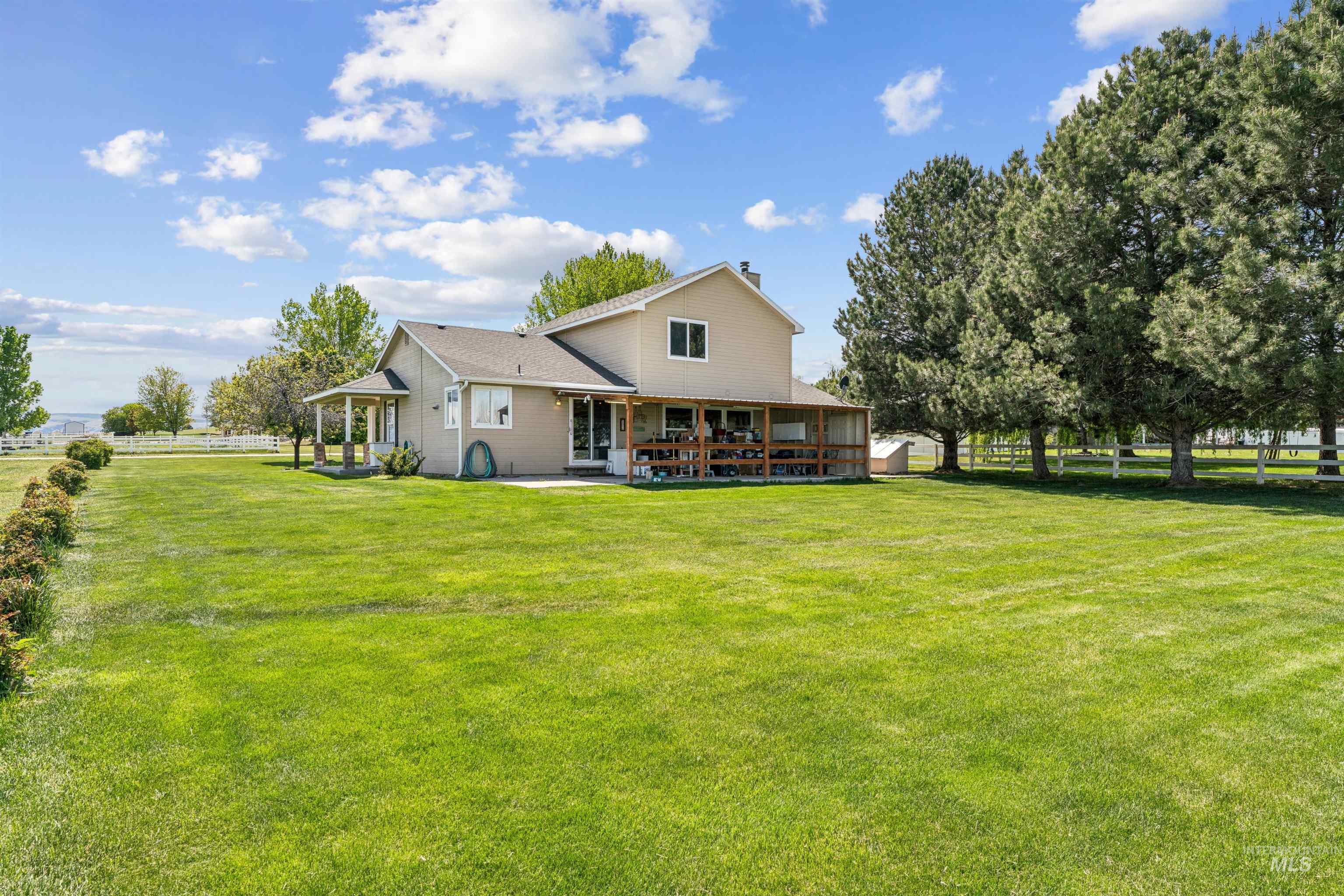 6026 Whispering Hills Dr, Marsing, Idaho 83639, 3 Bedrooms, 2.5 Bathrooms, Residential For Sale, Price $635,000,MLS 98990975