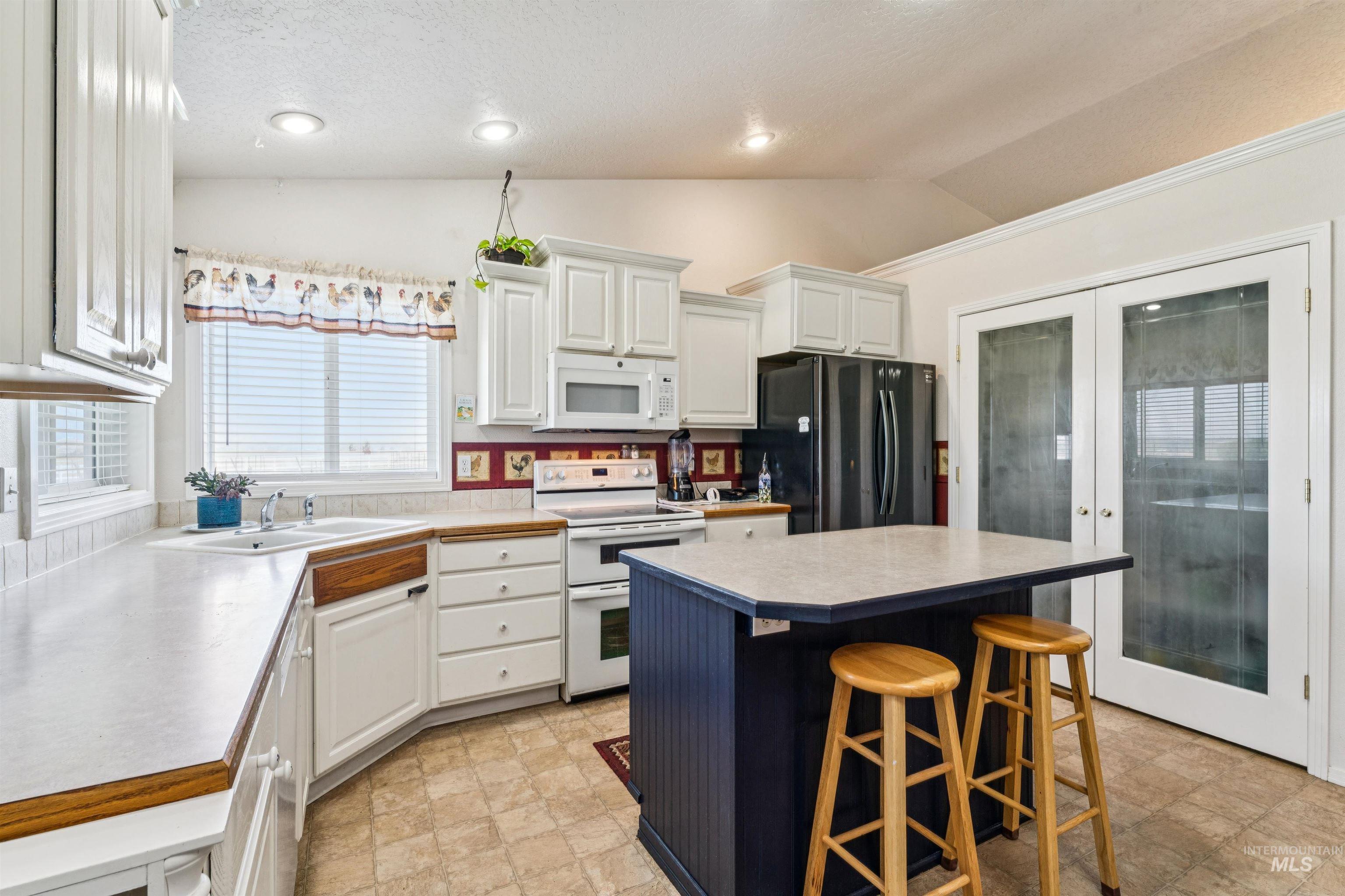 6026 Whispering Hills Dr, Marsing, Idaho 83639, 3 Bedrooms, 2.5 Bathrooms, Residential For Sale, Price $635,000,MLS 98990975