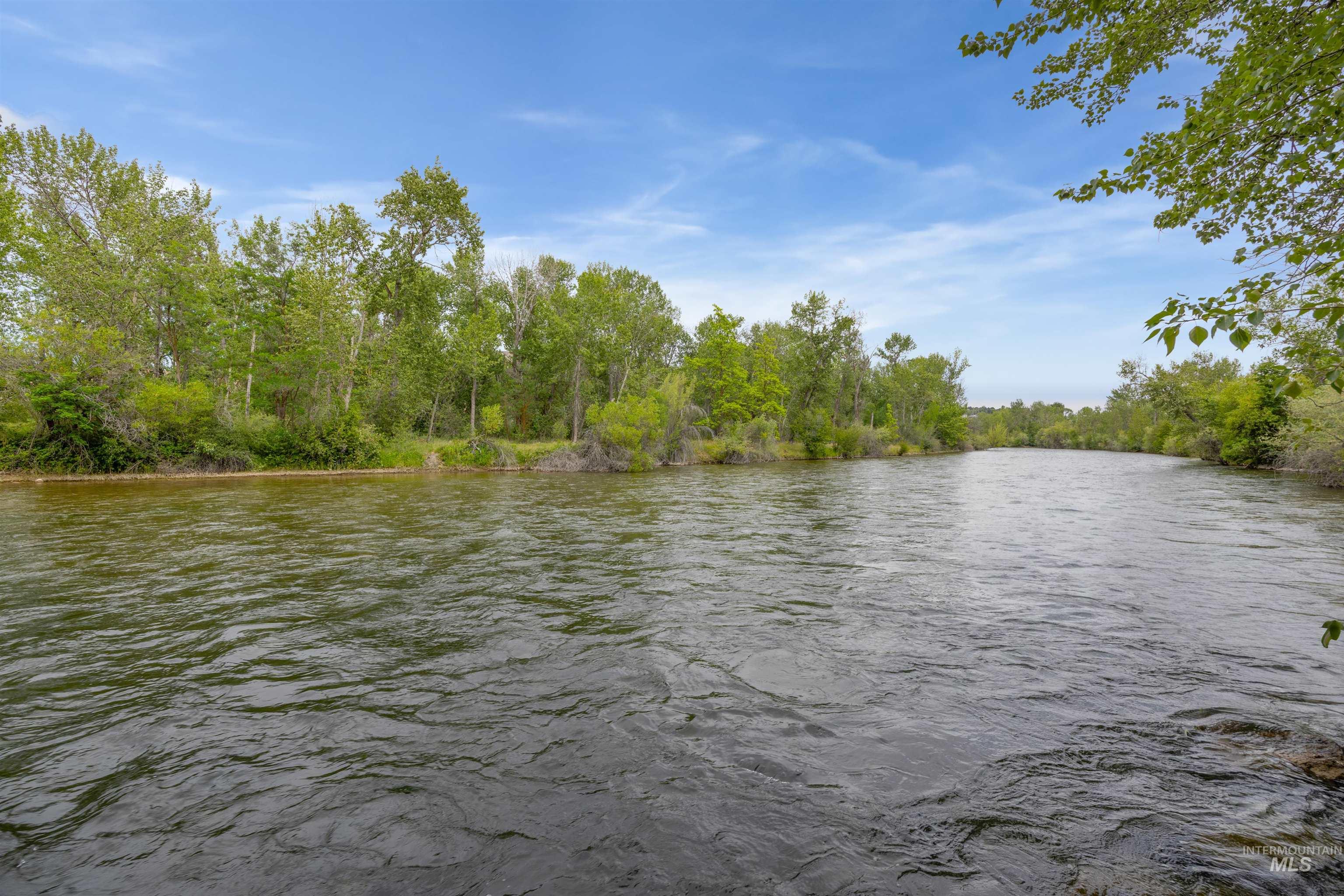 804 E Riverpark Ln, Boise, Idaho 83706, 2 Bedrooms, 2.5 Bathrooms, Residential For Sale, Price $650,000,MLS 98990979