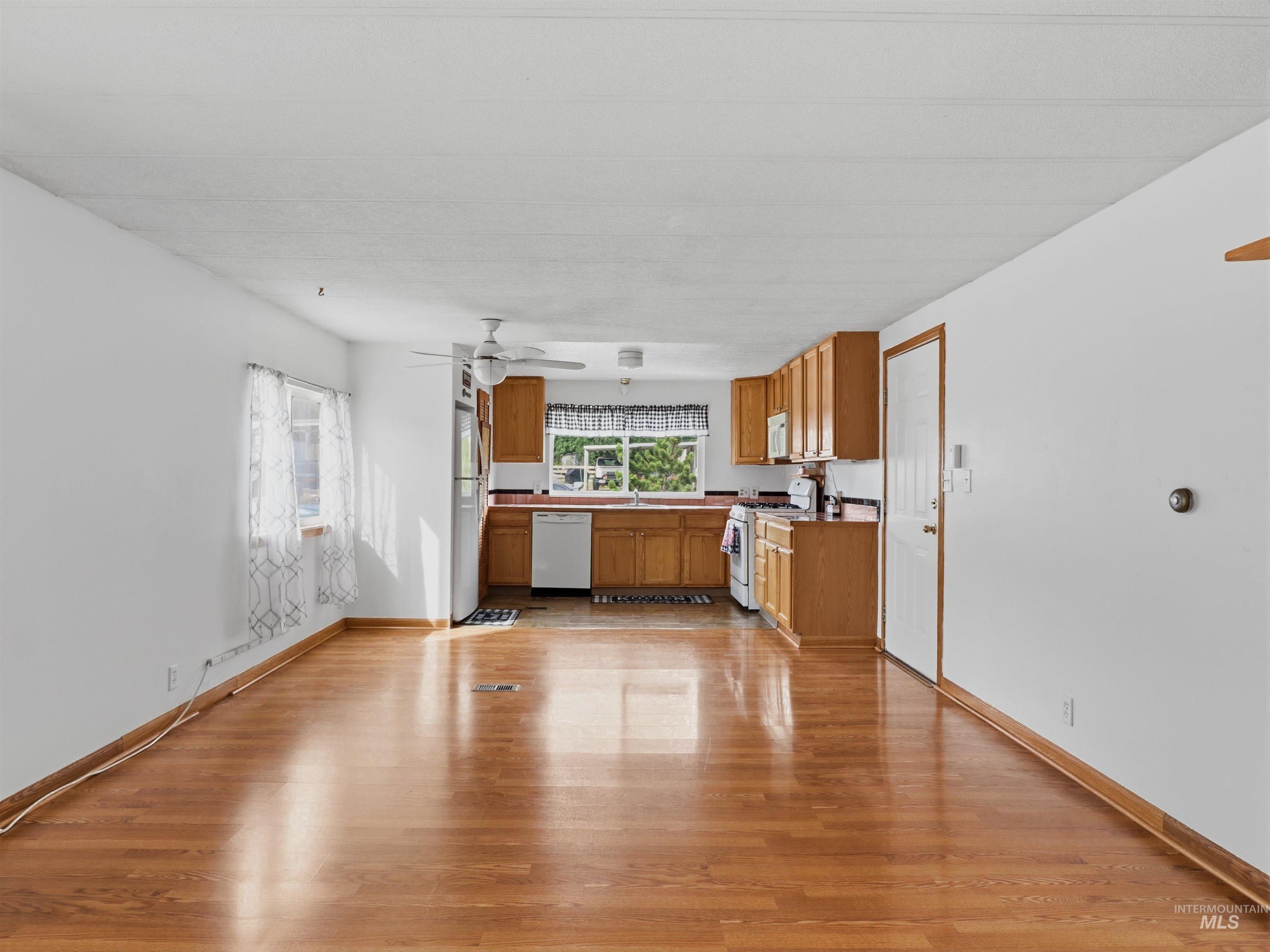 5615 E Woodcross Dr, Boise, Idaho 83716, 2 Bedrooms, 1 Bathroom, Residential For Sale, Price $229,900, 98990980