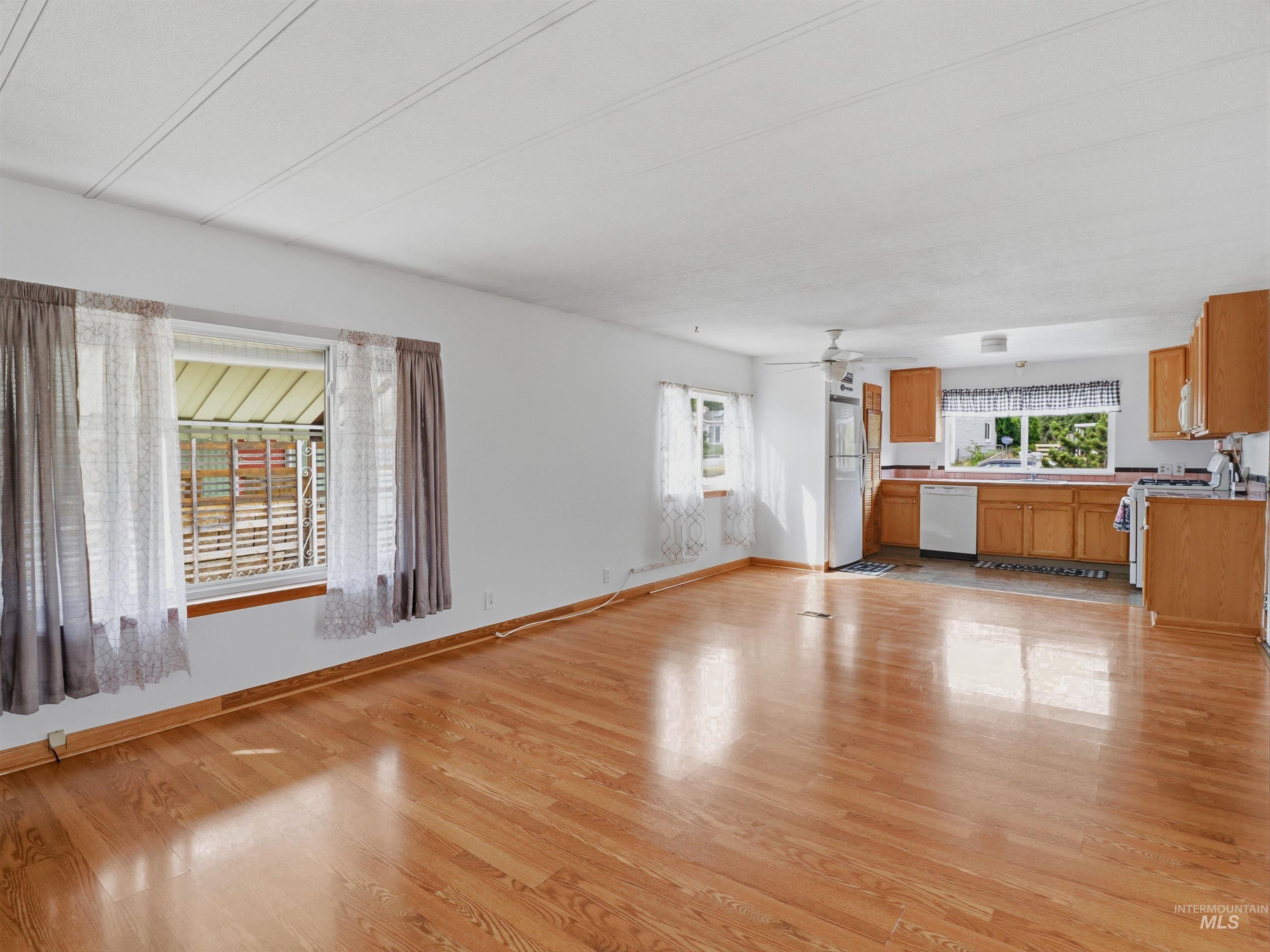 5615 E Woodcross Dr, Boise, Idaho 83716, 2 Bedrooms, 1 Bathroom, Residential For Sale, Price $229,900, 98990980