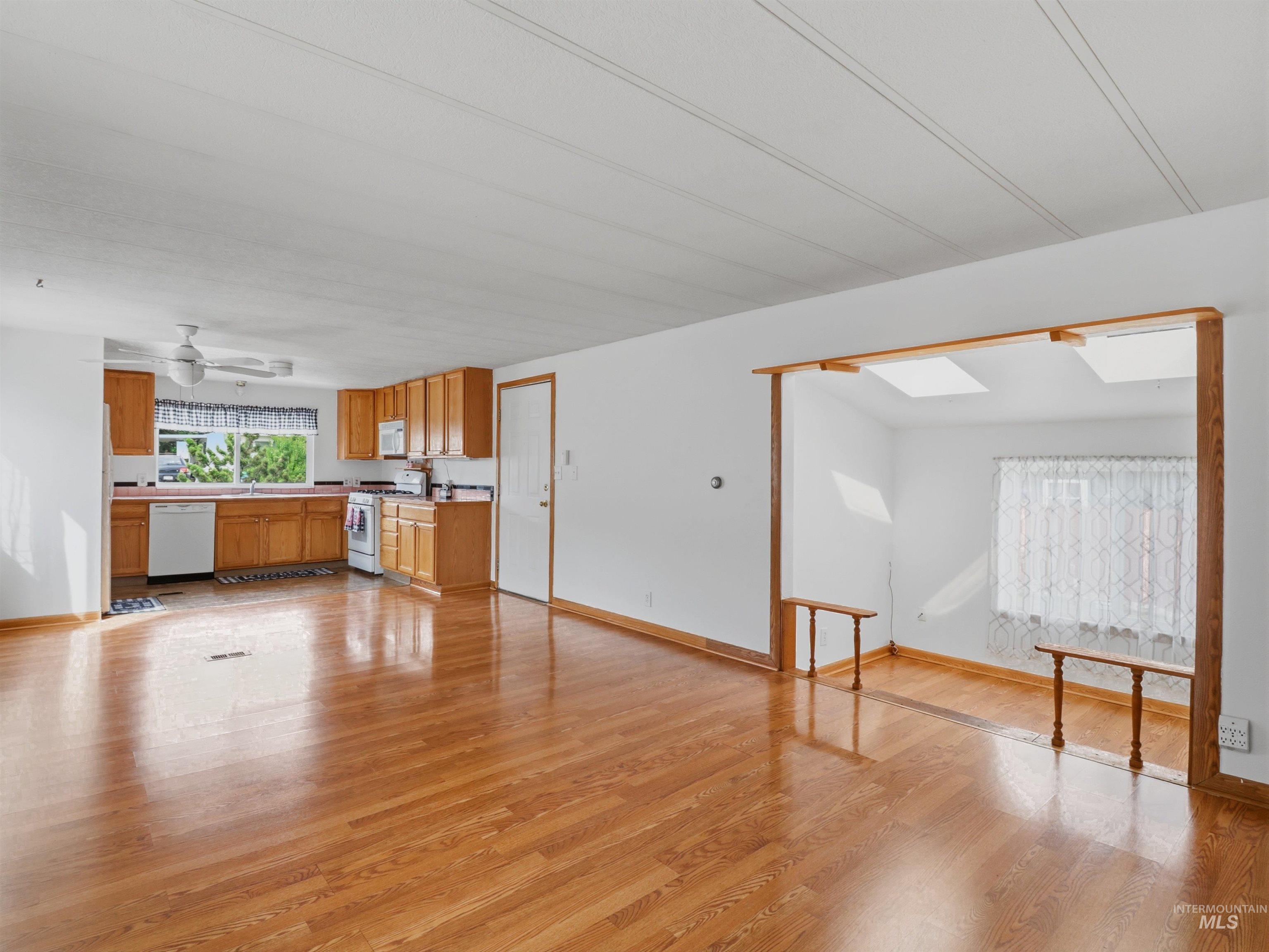 5615 E Woodcross Dr, Boise, Idaho 83716, 2 Bedrooms, 1 Bathroom, Residential For Sale, Price $229,900, 98990980