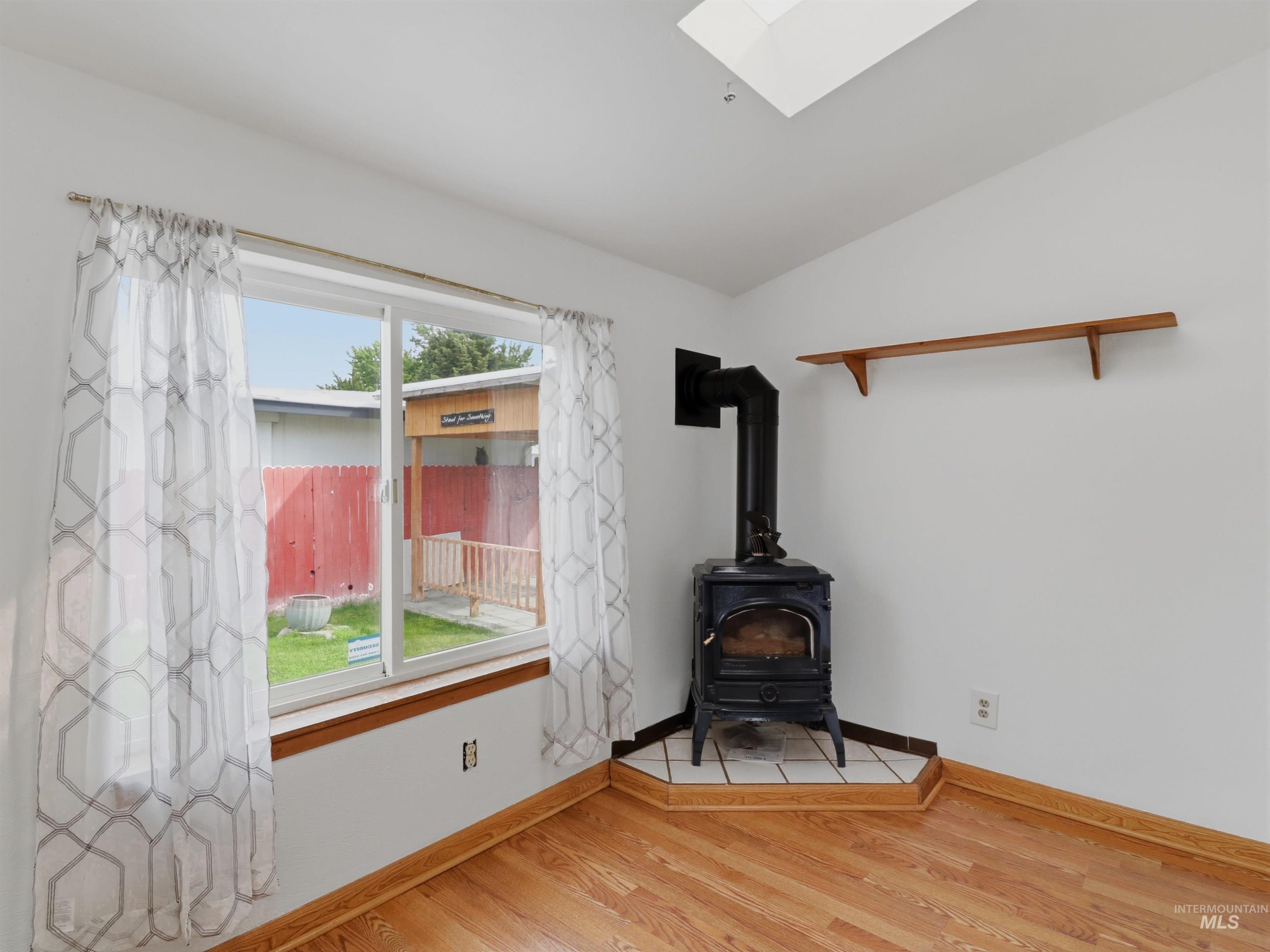 5615 E Woodcross Dr, Boise, Idaho 83716, 2 Bedrooms, 1 Bathroom, Residential For Sale, Price $229,900, 98990980