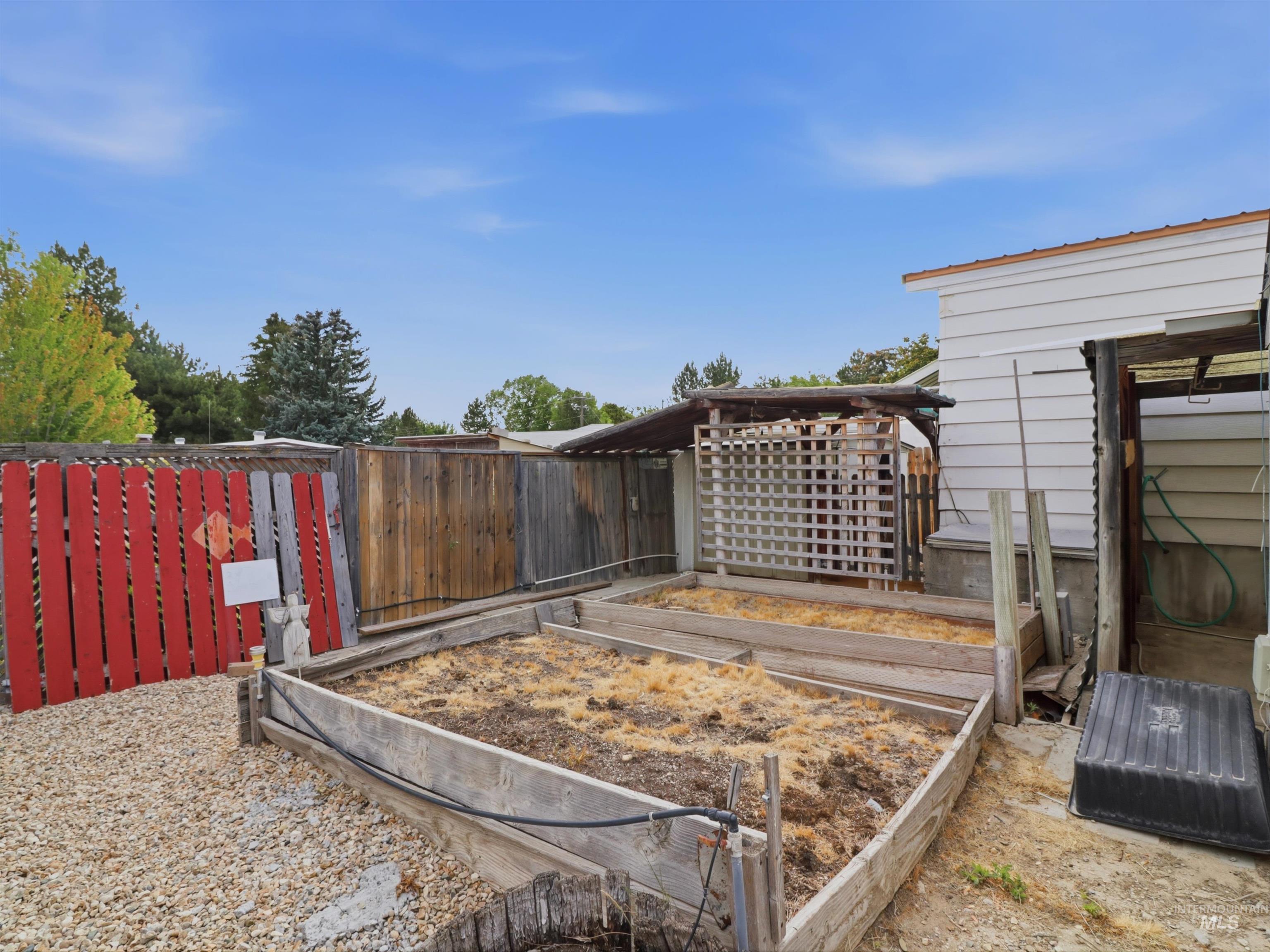 5615 E Woodcross Dr, Boise, Idaho 83716, 2 Bedrooms, 1 Bathroom, Residential For Sale, Price $229,900, 98990980