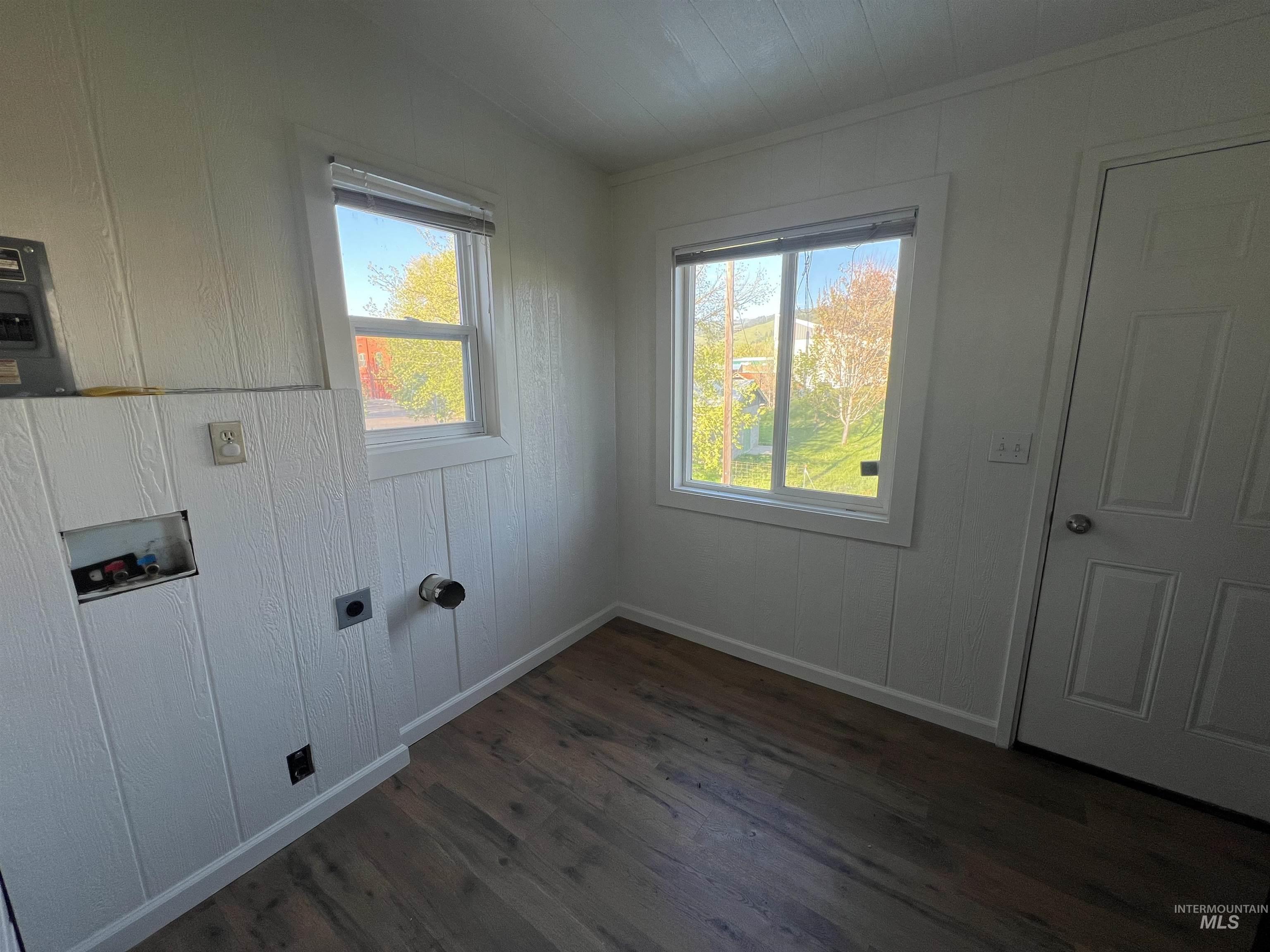 103 South Michigan, Council, Idaho 83612, 2 Bedrooms, 1 Bathroom, Residential Income For Sale, Price $420,000, 98990981