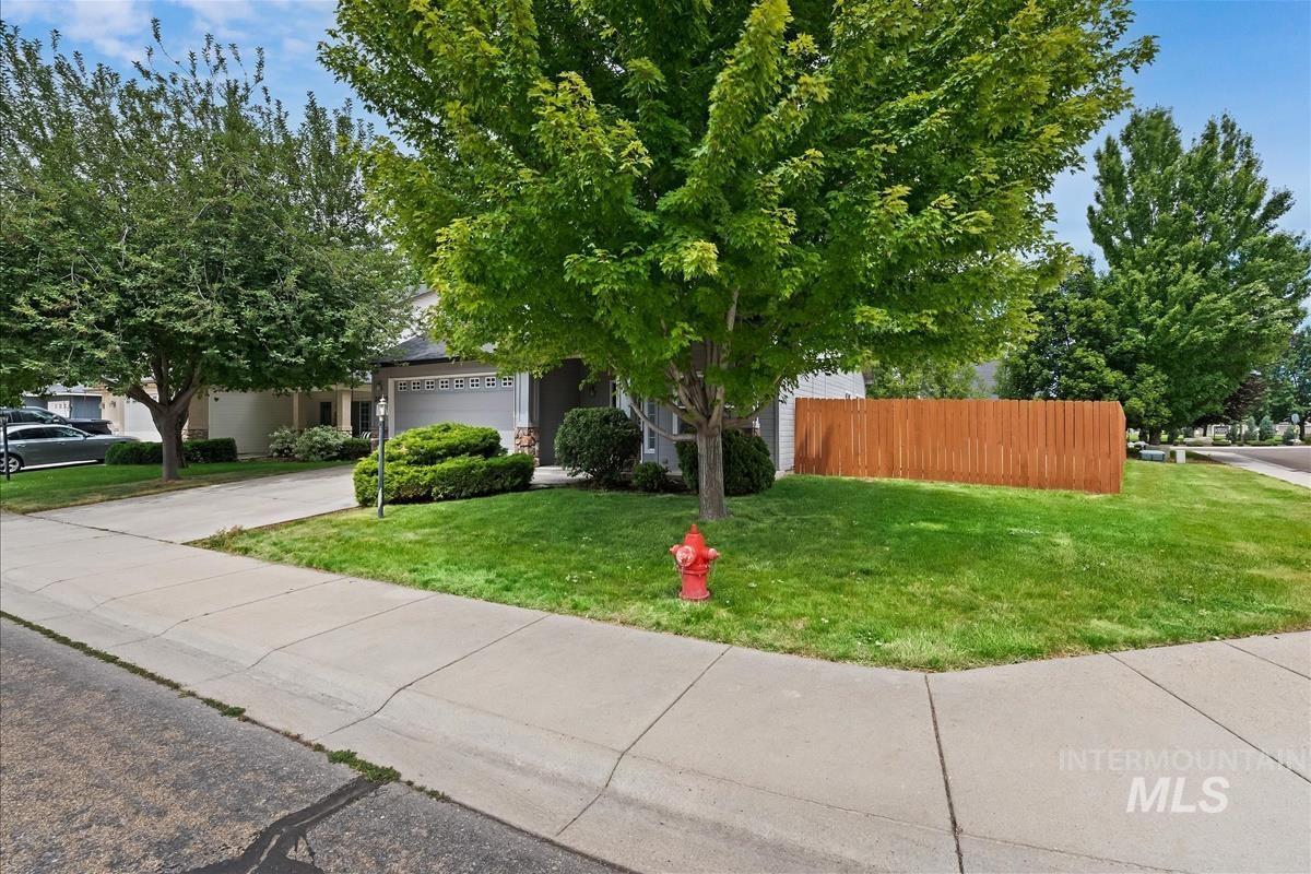 2080 W Sage Springs Ct, Meridian, Idaho 83642, 3 Bedrooms, 2.5 Bathrooms, Residential For Sale, Price $499,999,MLS 98990986