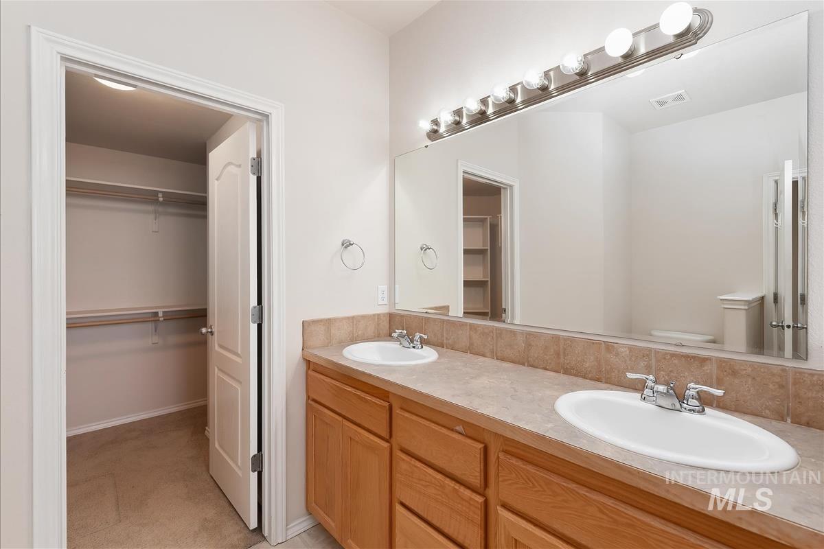 2080 W Sage Springs Ct, Meridian, Idaho 83642, 3 Bedrooms, 2.5 Bathrooms, Residential For Sale, Price $499,999,MLS 98990986
