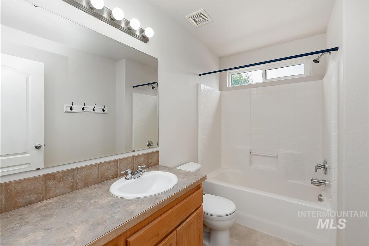 2080 W Sage Springs Ct, Meridian, Idaho 83642, 3 Bedrooms, 2.5 Bathrooms, Residential For Sale, Price $499,999,MLS 98990986