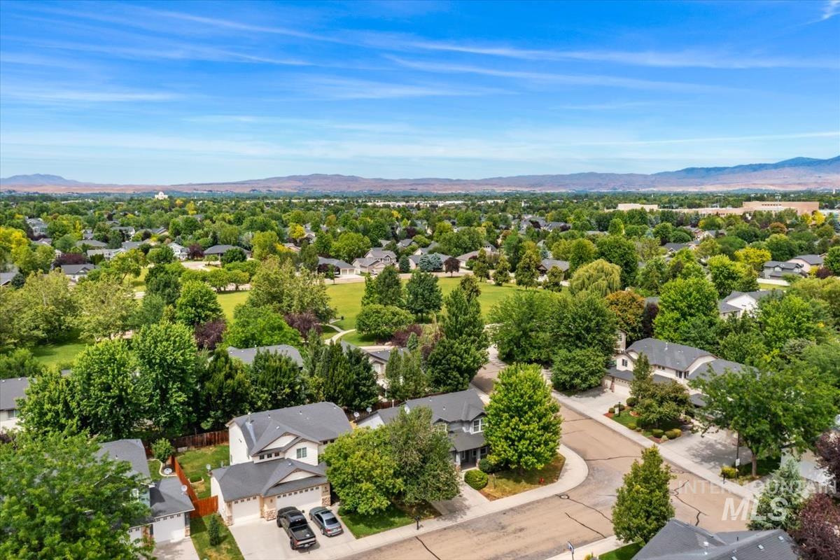 2080 W Sage Springs Ct, Meridian, Idaho 83642, 3 Bedrooms, 2.5 Bathrooms, Residential For Sale, Price $499,999,MLS 98990986