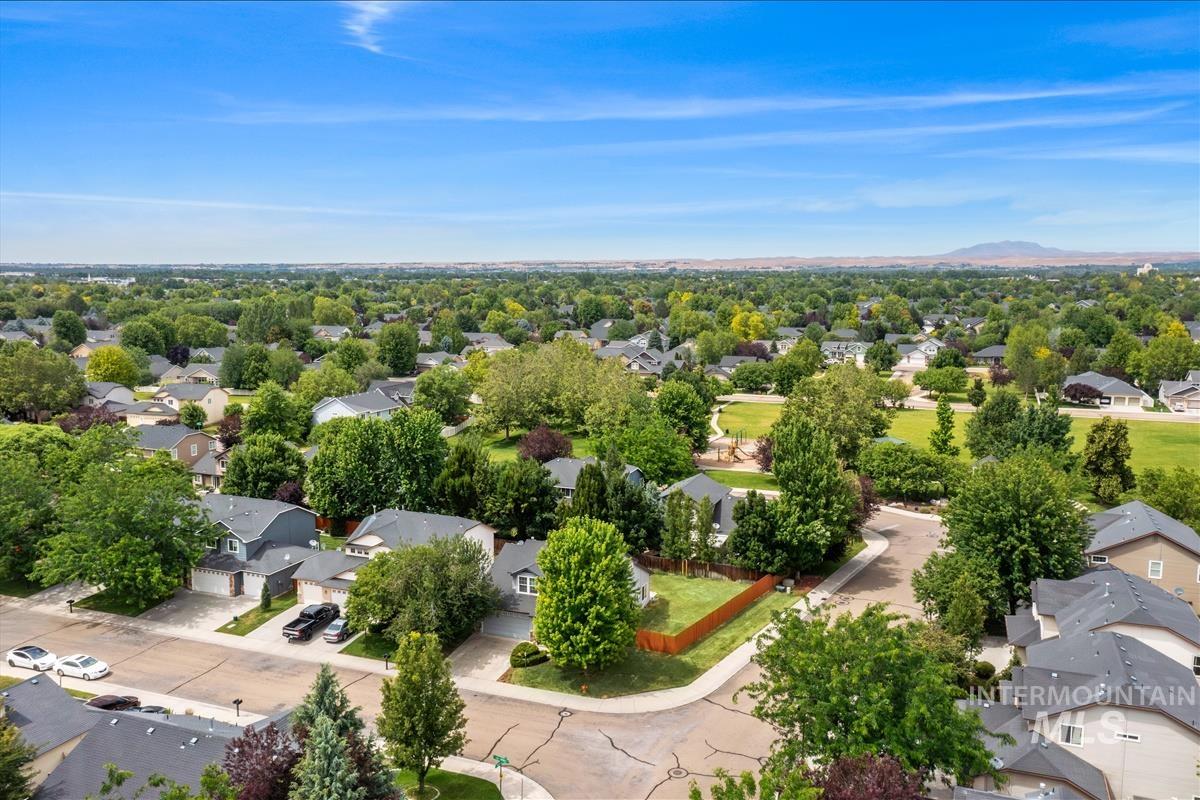 2080 W Sage Springs Ct, Meridian, Idaho 83642, 3 Bedrooms, 2.5 Bathrooms, Residential For Sale, Price $499,999,MLS 98990986