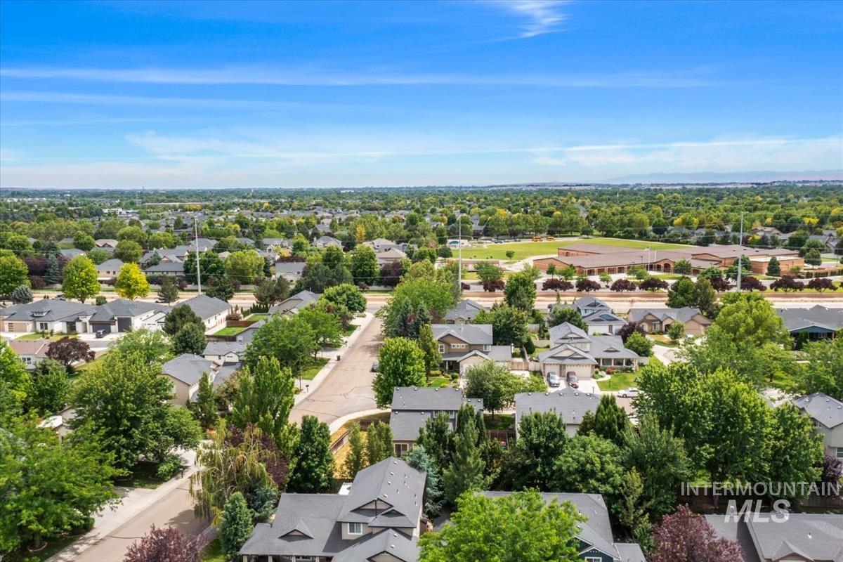 2080 W Sage Springs Ct, Meridian, Idaho 83642, 3 Bedrooms, 2.5 Bathrooms, Residential For Sale, Price $499,999,MLS 98990986