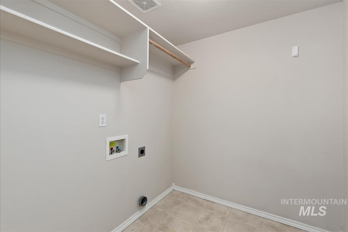 2080 W Sage Springs Ct, Meridian, Idaho 83642, 3 Bedrooms, 2.5 Bathrooms, Residential For Sale, Price $499,999,MLS 98990986
