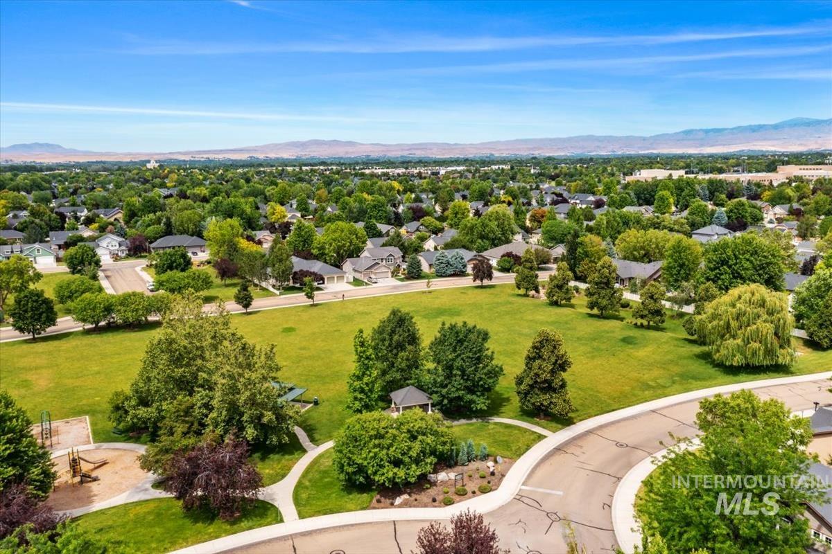 2080 W Sage Springs Ct, Meridian, Idaho 83642, 3 Bedrooms, 2.5 Bathrooms, Residential For Sale, Price $499,999,MLS 98990986