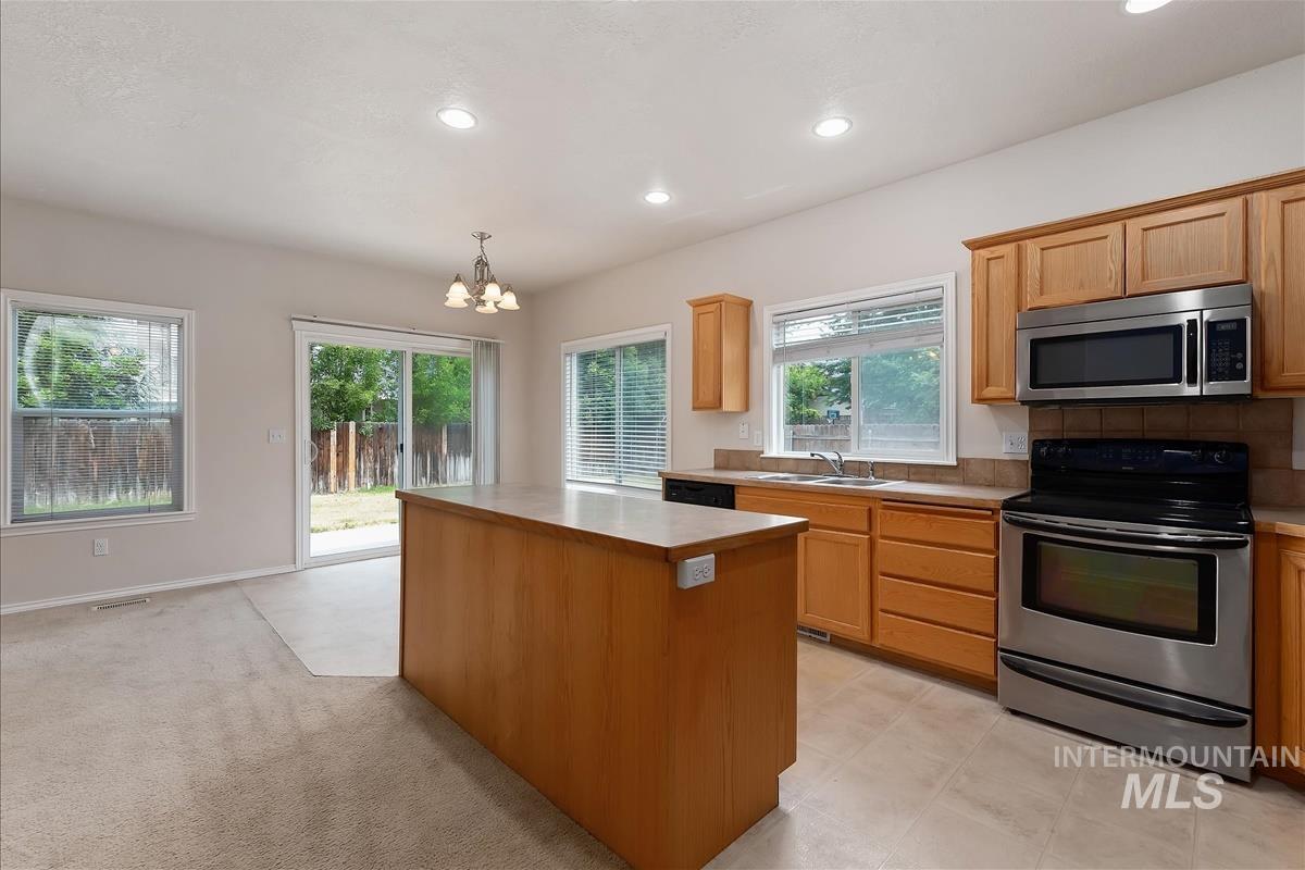 2080 W Sage Springs Ct, Meridian, Idaho 83642, 3 Bedrooms, 2.5 Bathrooms, Residential For Sale, Price $499,999,MLS 98990986