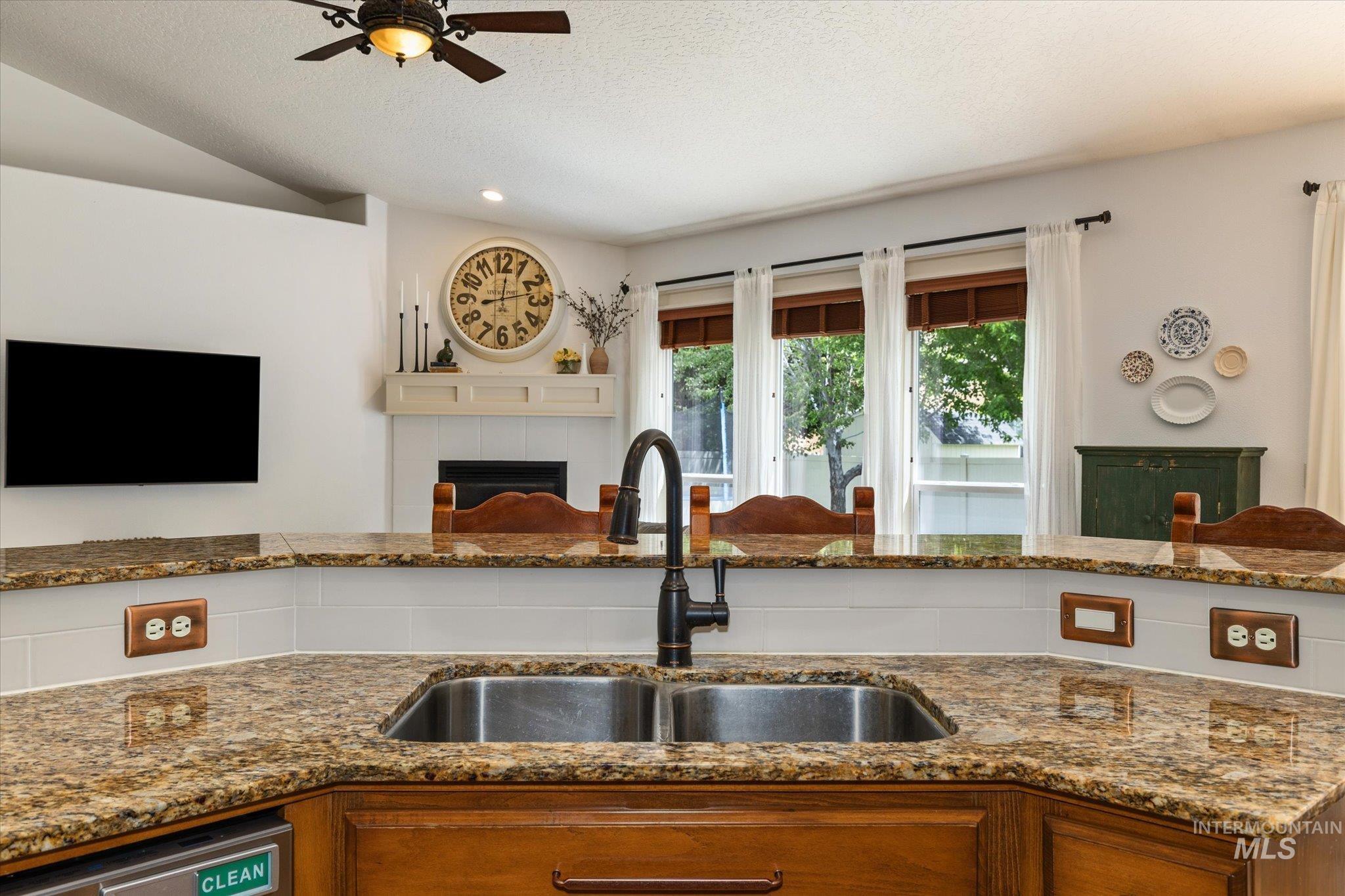 3846 S Montague, Meridian, Idaho 83642, 4 Bedrooms, 3 Bathrooms, Residential For Sale, Price $699,900, 98990988