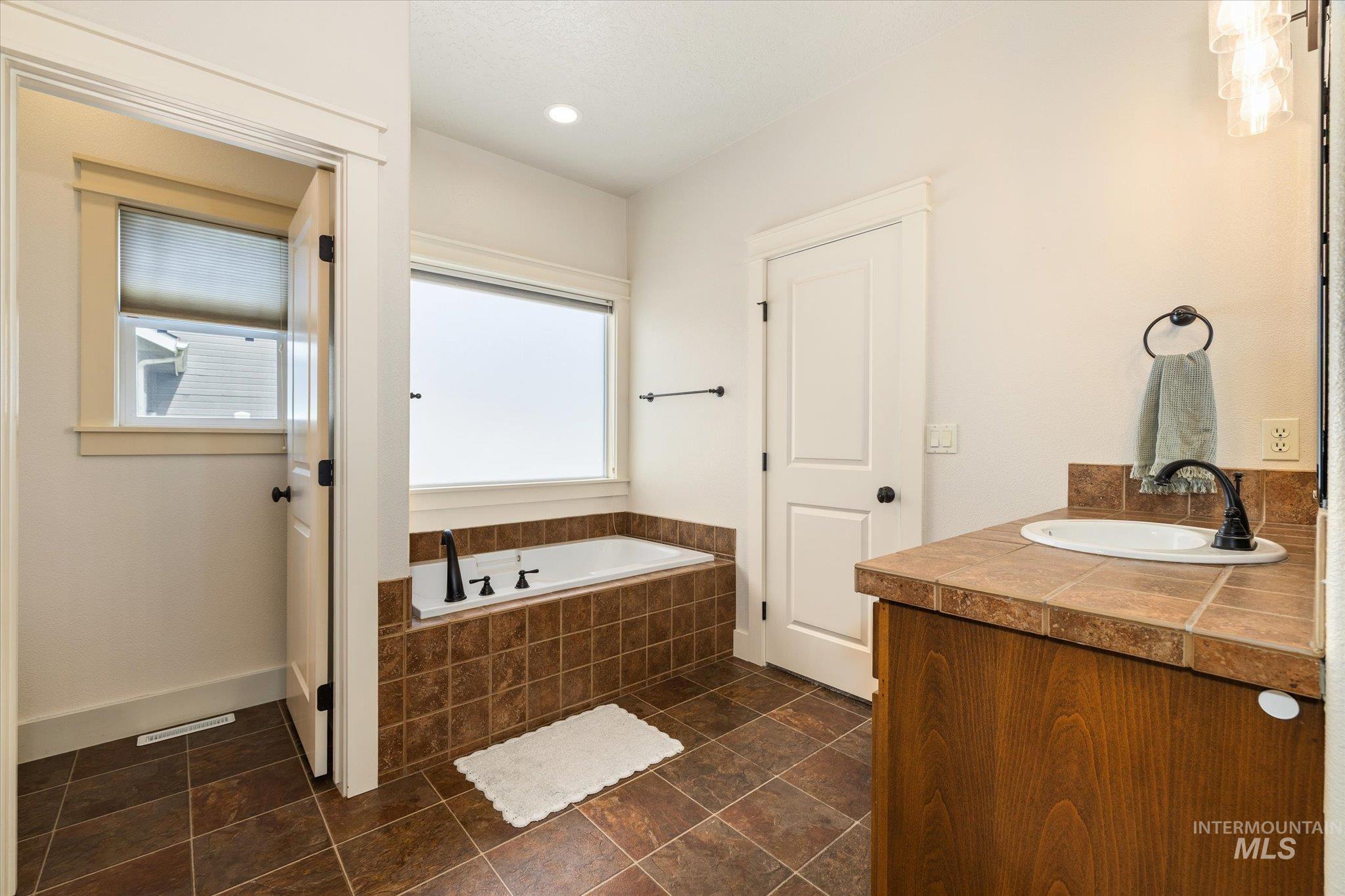 3846 S Montague, Meridian, Idaho 83642, 4 Bedrooms, 3 Bathrooms, Residential For Sale, Price $699,900, 98990988