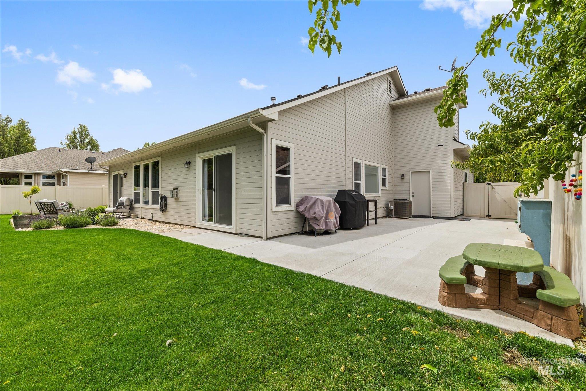 3846 S Montague, Meridian, Idaho 83642, 4 Bedrooms, 3 Bathrooms, Residential For Sale, Price $699,900, 98990988