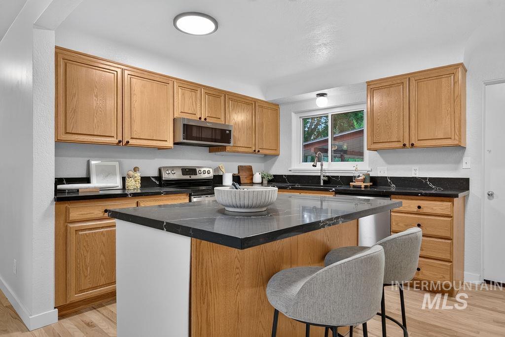 3324 Tucker, Boise, Idaho 83703, 4 Bedrooms, 3 Bathrooms, Residential For Sale, Price $819,000, 98990989