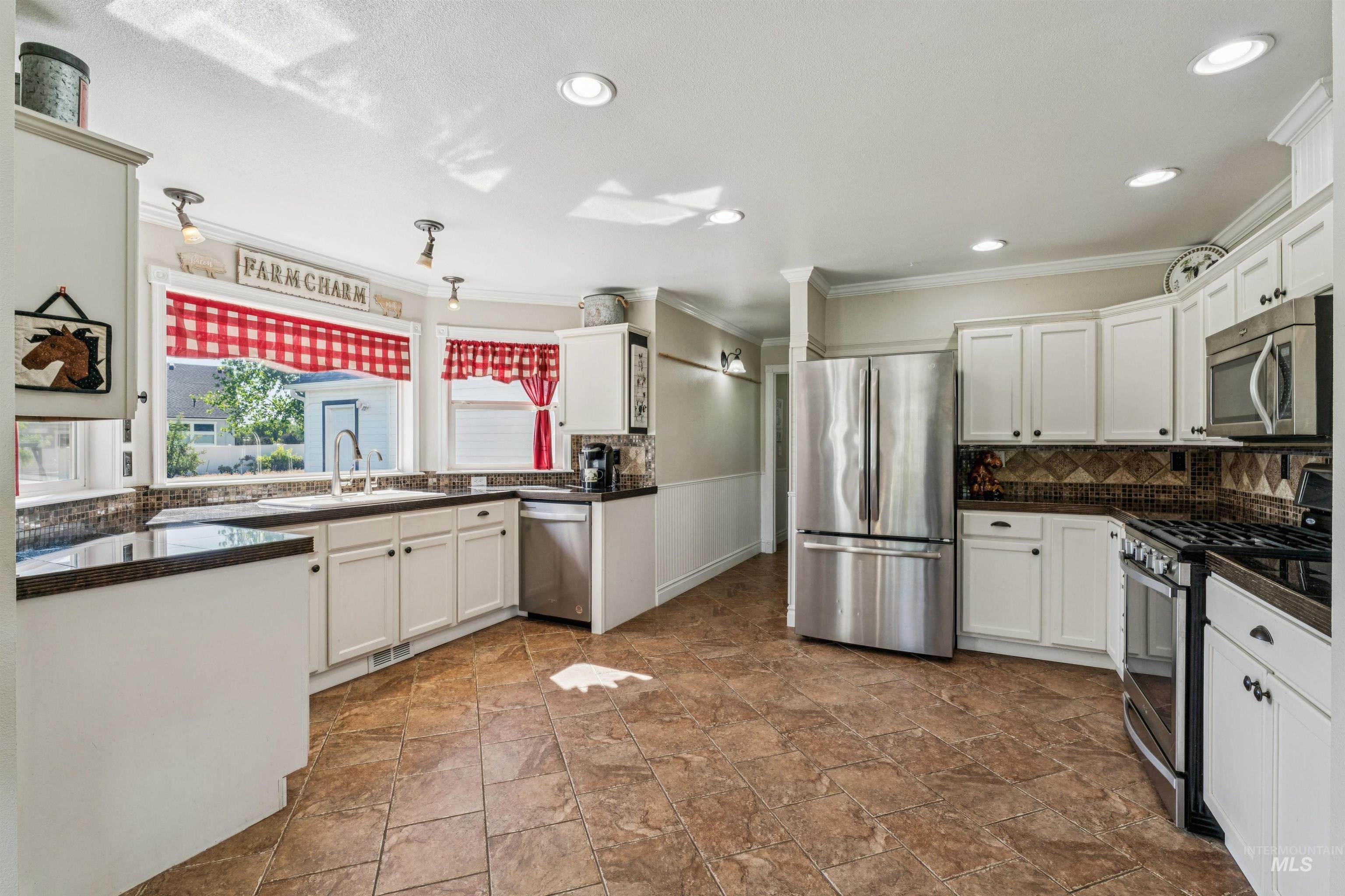 4220 Pleasant View, Nampa, Idaho 83686, 3 Bedrooms, 2.5 Bathrooms, Residential For Sale, Price $825,000, 98990990