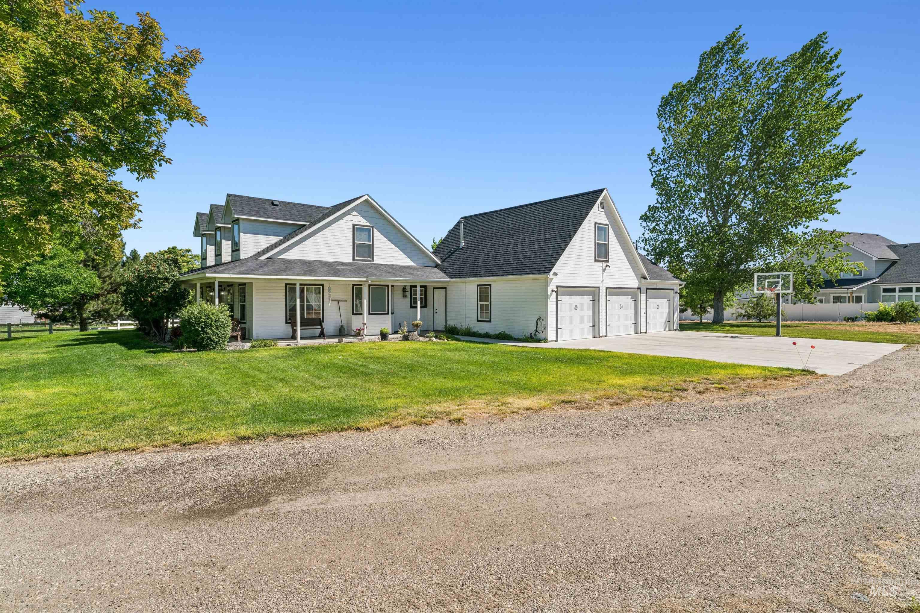 4220 Pleasant View, Nampa, Idaho 83686, 3 Bedrooms, 2.5 Bathrooms, Residential For Sale, Price $825,000, 98990990