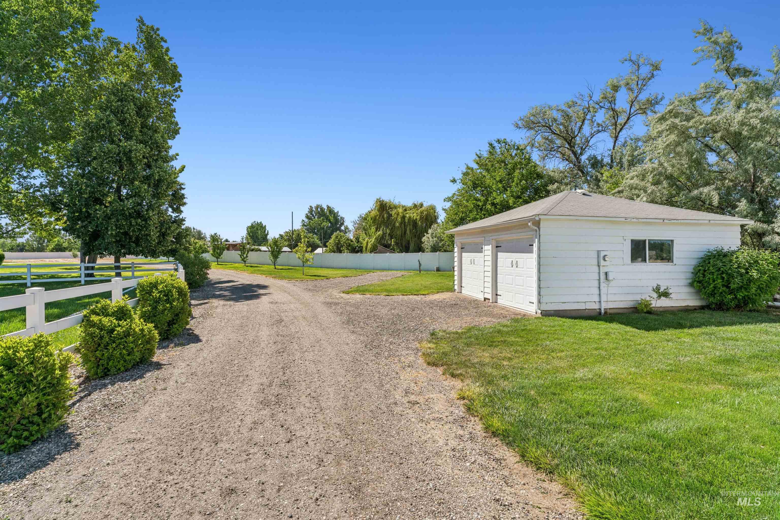 4220 Pleasant View, Nampa, Idaho 83686, 3 Bedrooms, 2.5 Bathrooms, Residential For Sale, Price $825,000, 98990990